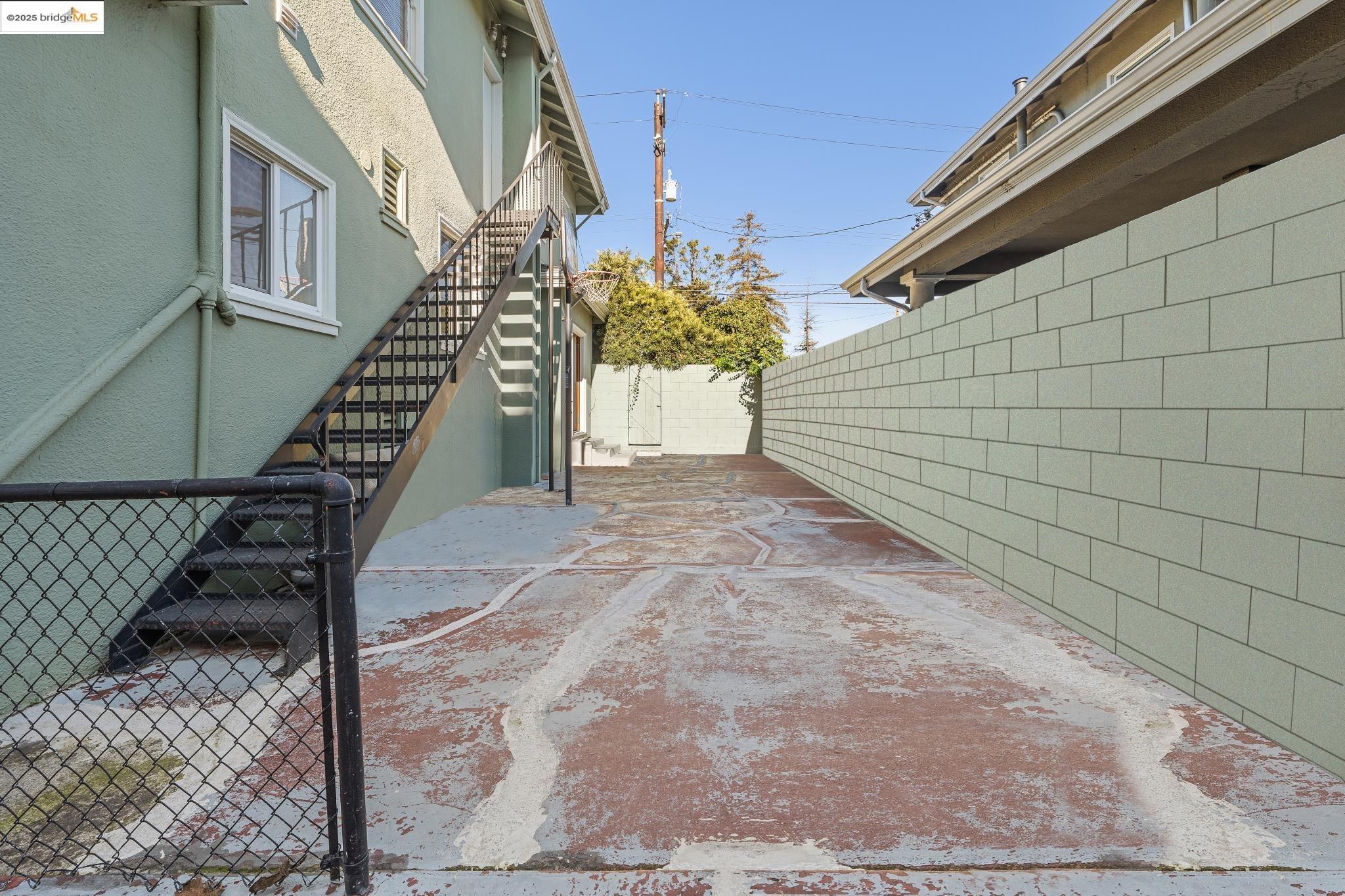 Detail Gallery Image 39 of 41 For 1001 Macarthur Blvd, Oakland,  CA 94610 - – Beds | – Baths