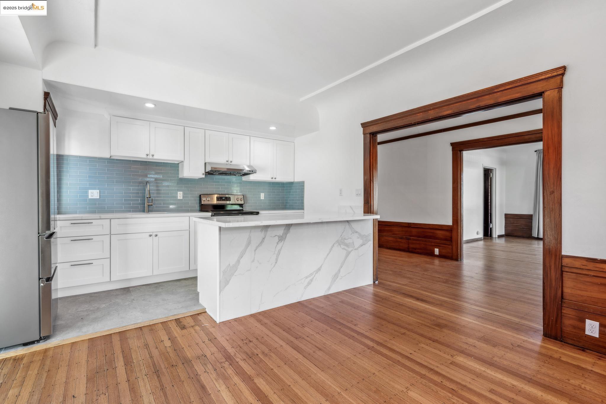 Detail Gallery Image 6 of 41 For 1001 Macarthur Blvd, Oakland,  CA 94610 - – Beds | – Baths