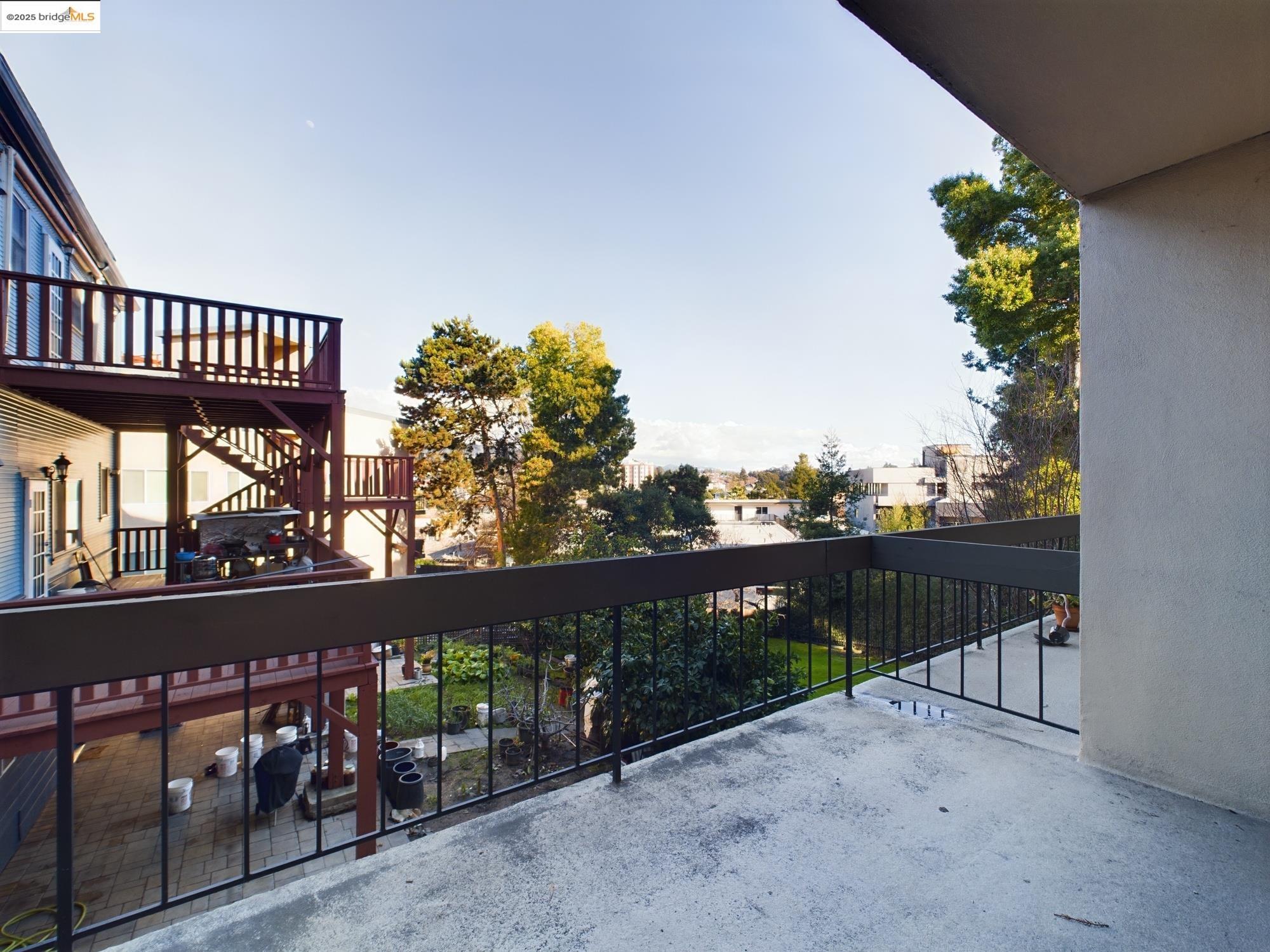 Detail Gallery Image 14 of 27 For 466 Crescent St #102,  Oakland,  CA 94610 - 1 Beds | 1 Baths