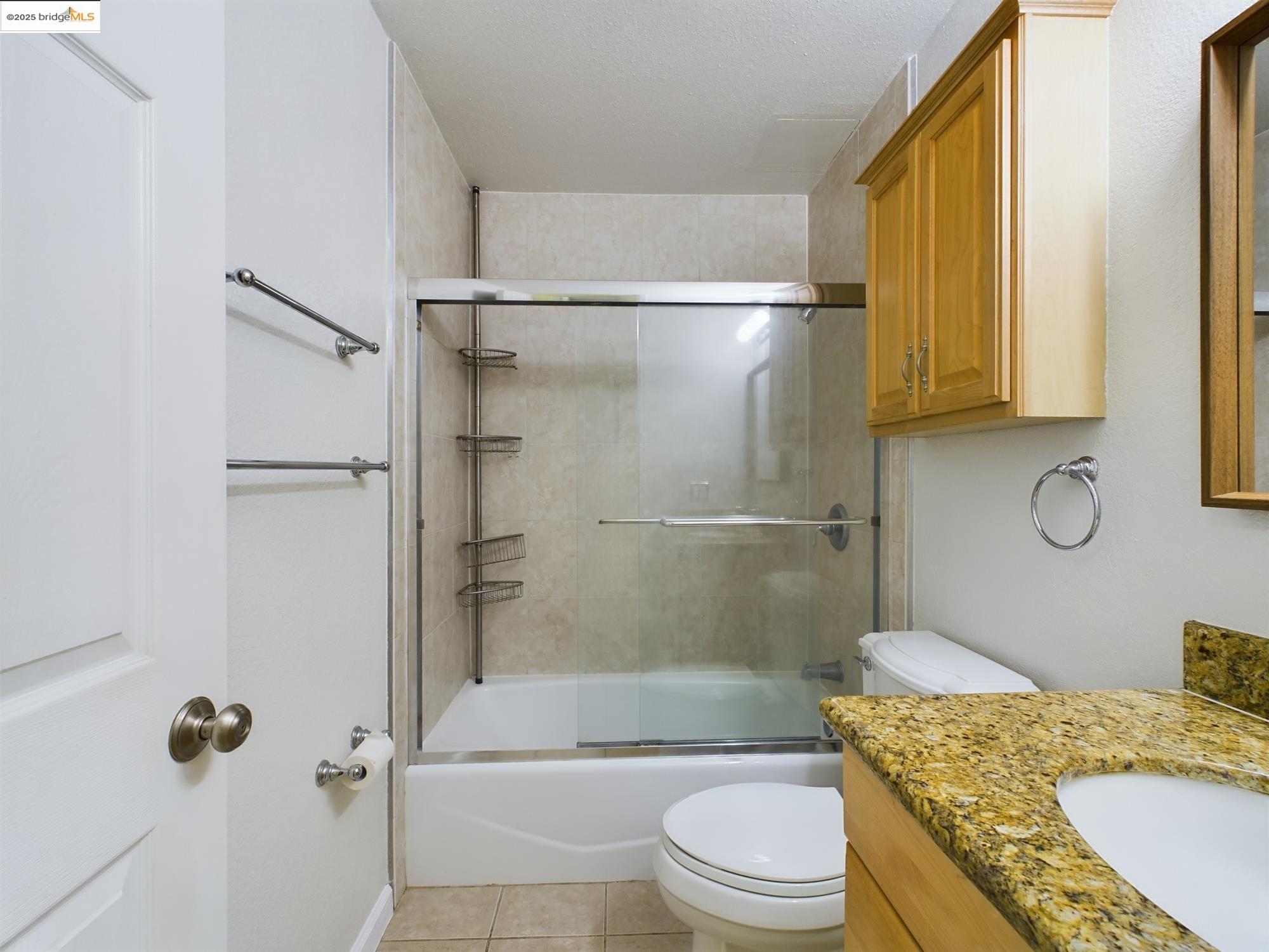 Detail Gallery Image 21 of 27 For 466 Crescent St #102,  Oakland,  CA 94610 - 1 Beds | 1 Baths