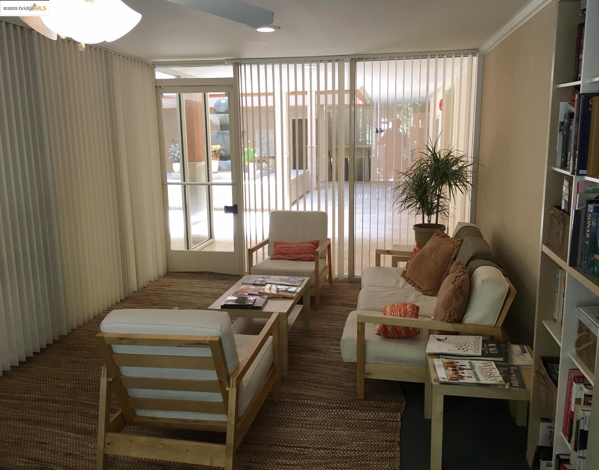 Detail Gallery Image 24 of 27 For 466 Crescent St #102,  Oakland,  CA 94610 - 1 Beds | 1 Baths
