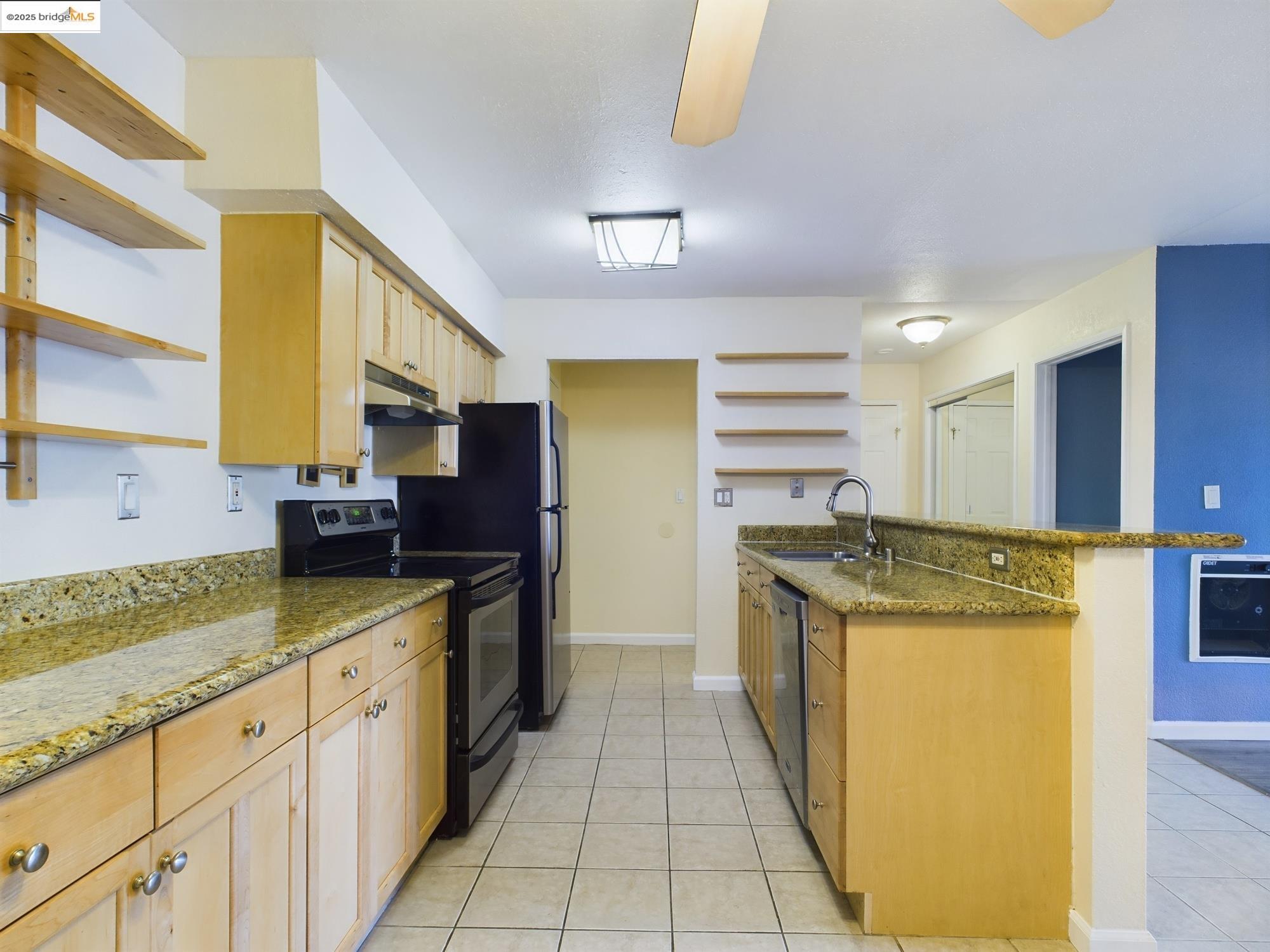 Detail Gallery Image 5 of 27 For 466 Crescent St #102,  Oakland,  CA 94610 - 1 Beds | 1 Baths