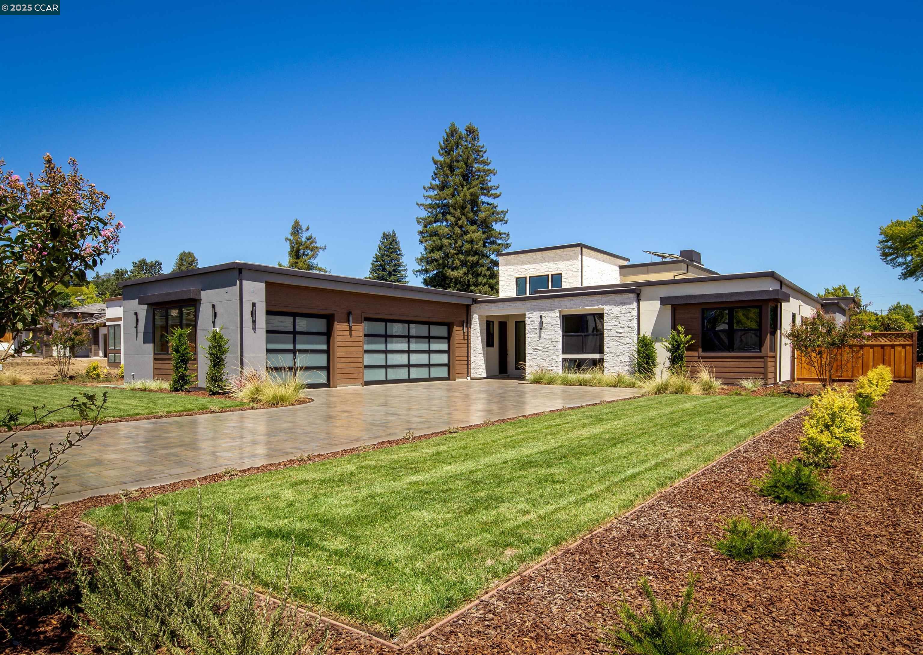 Detail Gallery Image 2 of 28 For 1070 Borrette Court, Napa,  CA 94558 - 4 Beds | 4/1 Baths