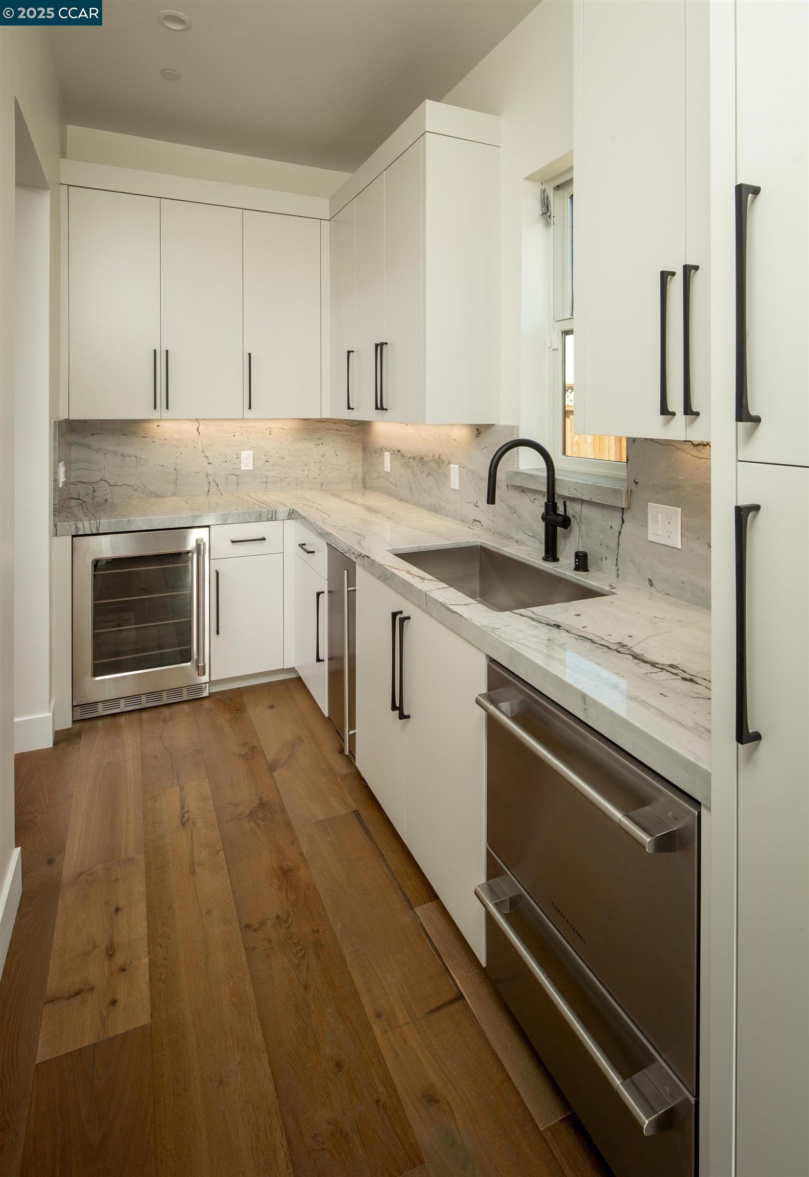 Detail Gallery Image 12 of 28 For 1070 Borrette Court, Napa,  CA 94558 - 4 Beds | 4/1 Baths