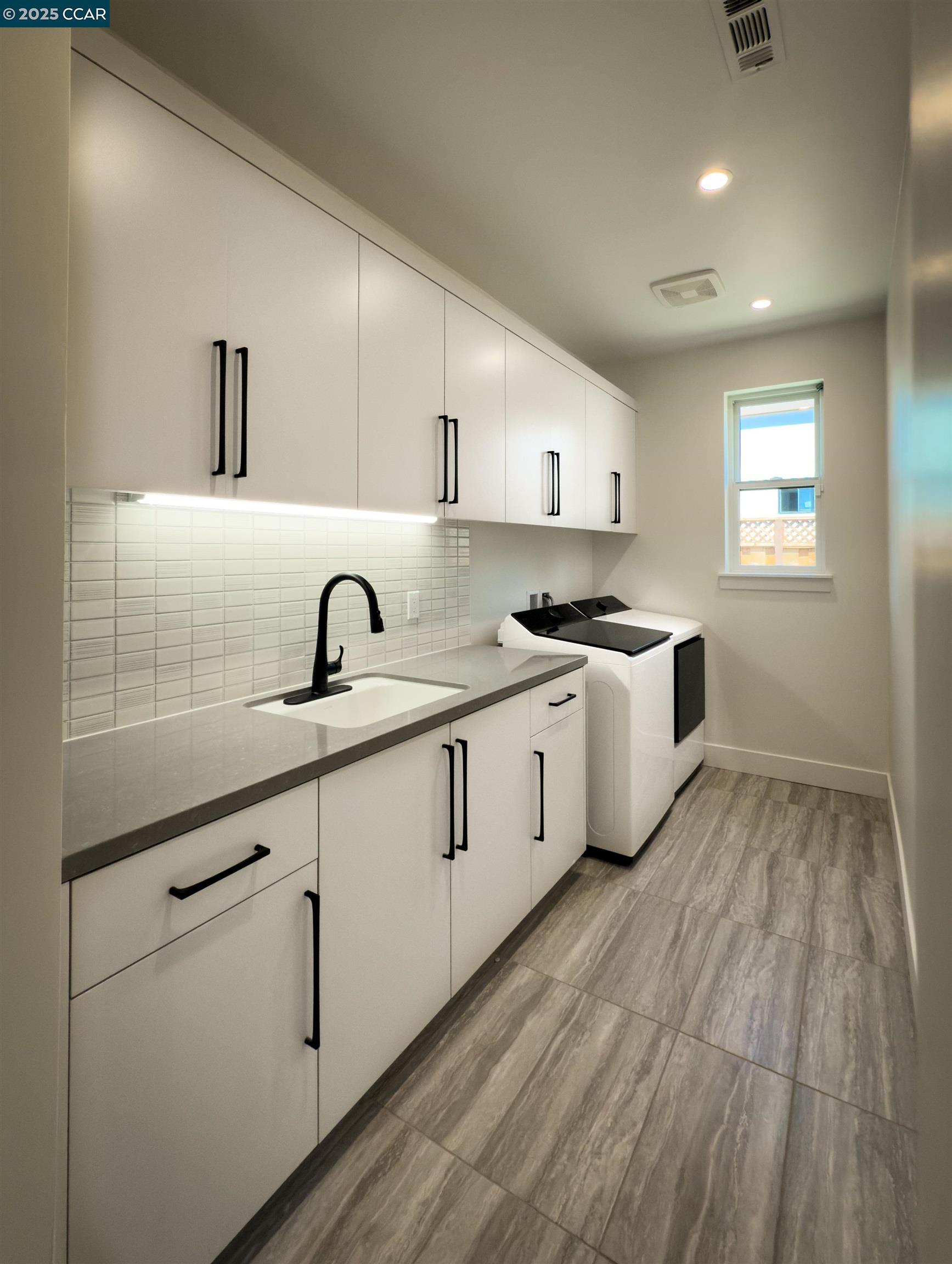 Detail Gallery Image 20 of 28 For 1070 Borrette Court, Napa,  CA 94558 - 4 Beds | 4/1 Baths