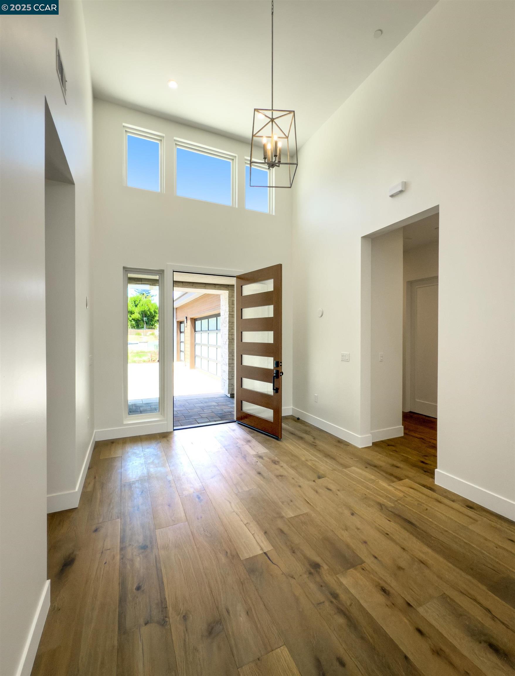 Detail Gallery Image 3 of 28 For 1070 Borrette Court, Napa,  CA 94558 - 4 Beds | 4/1 Baths