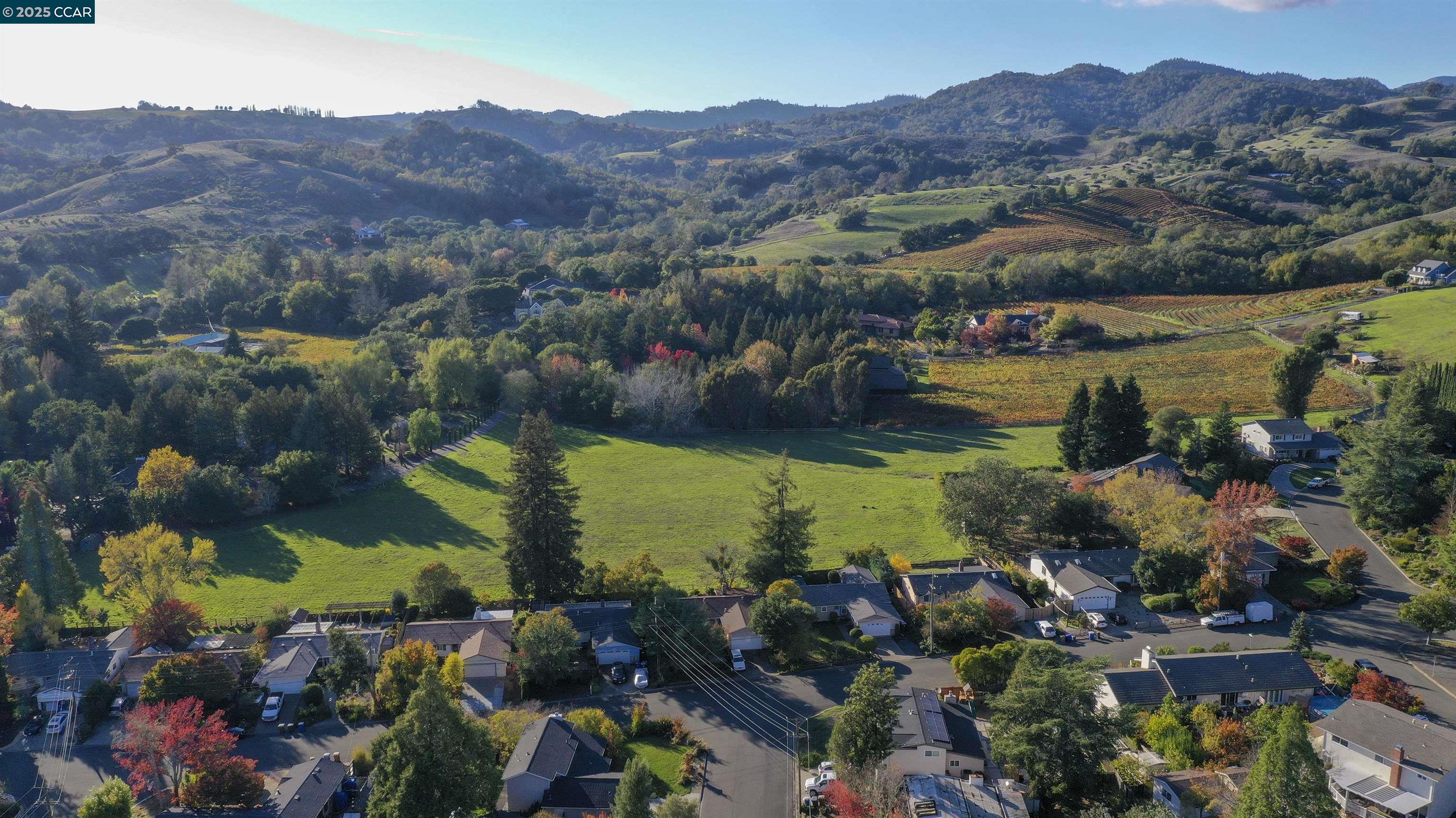Detail Gallery Image 26 of 28 For 1070 Borrette Court, Napa,  CA 94558 - 4 Beds | 4/1 Baths