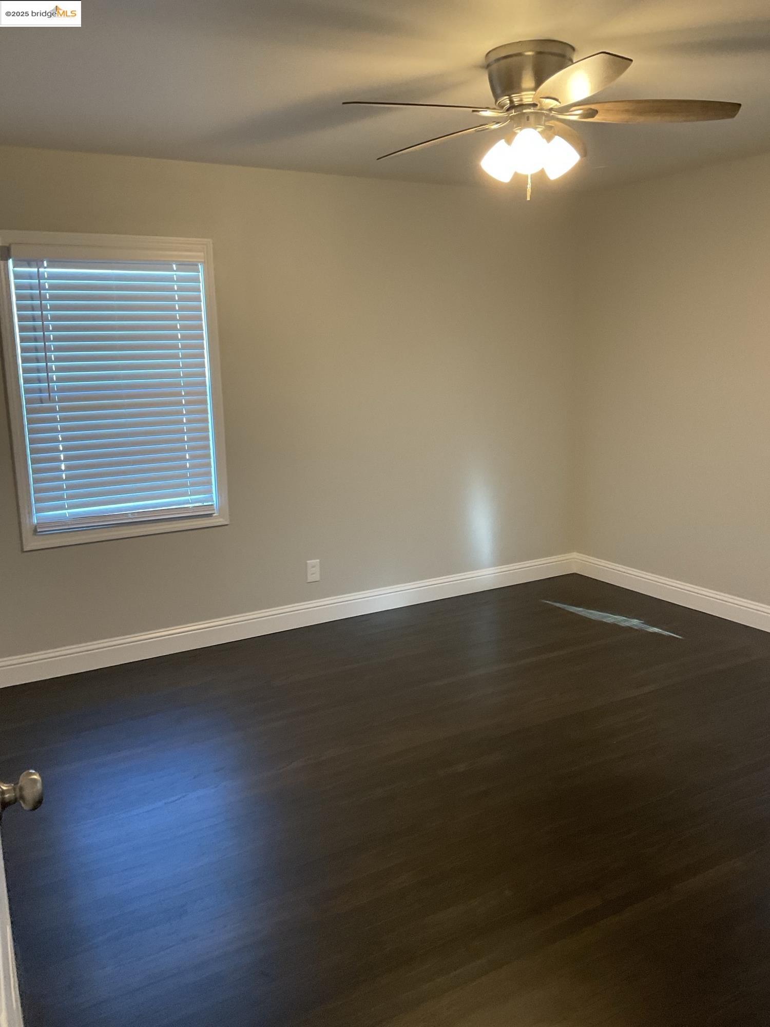 Detail Gallery Image 8 of 9 For 184 Panoramic Avenue, Pittsburg,  CA 94565 - 3 Beds | 1 Baths