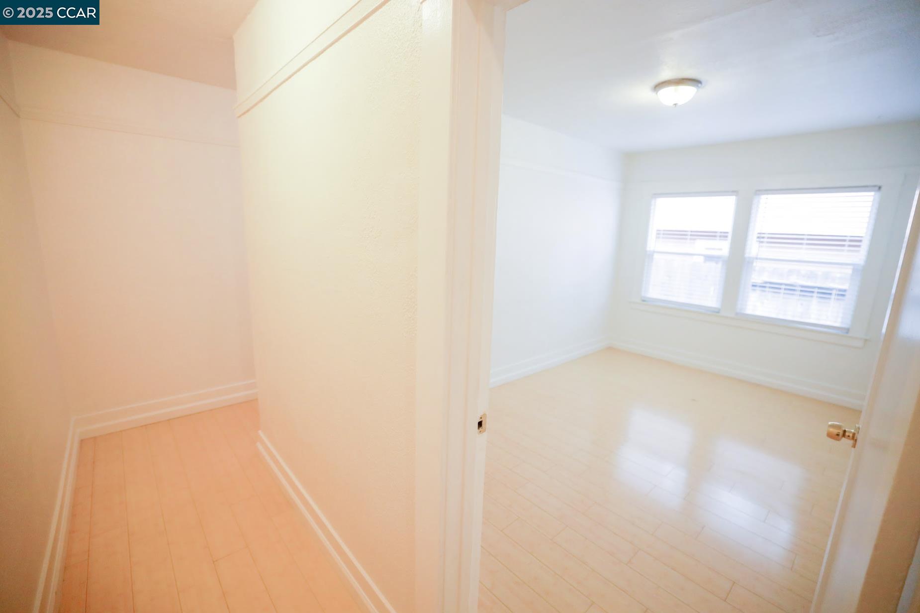 Detail Gallery Image 4 of 12 For 2143 11th Ave, Oakland,  CA 94606 - 2 Beds | 1 Baths