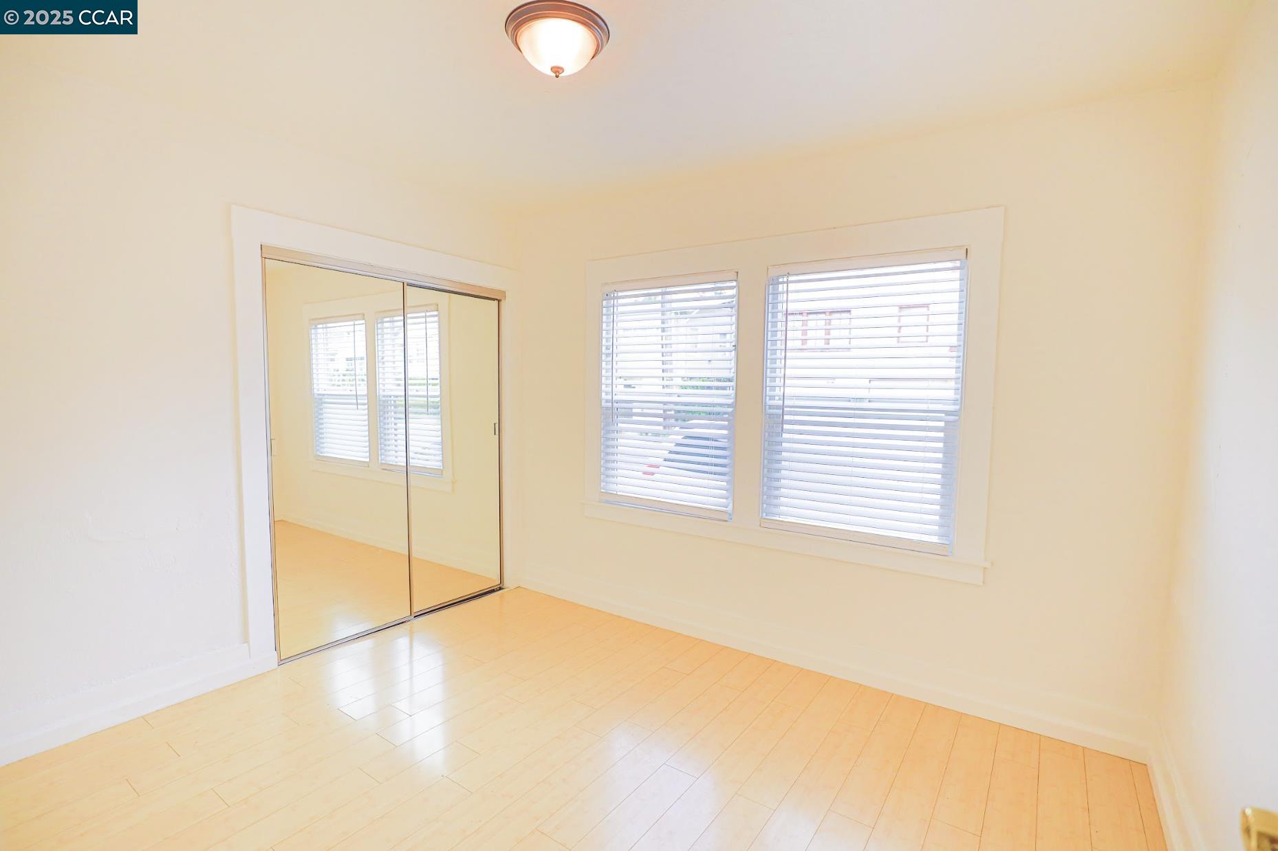 Detail Gallery Image 5 of 12 For 2143 11th Ave, Oakland,  CA 94606 - 2 Beds | 1 Baths