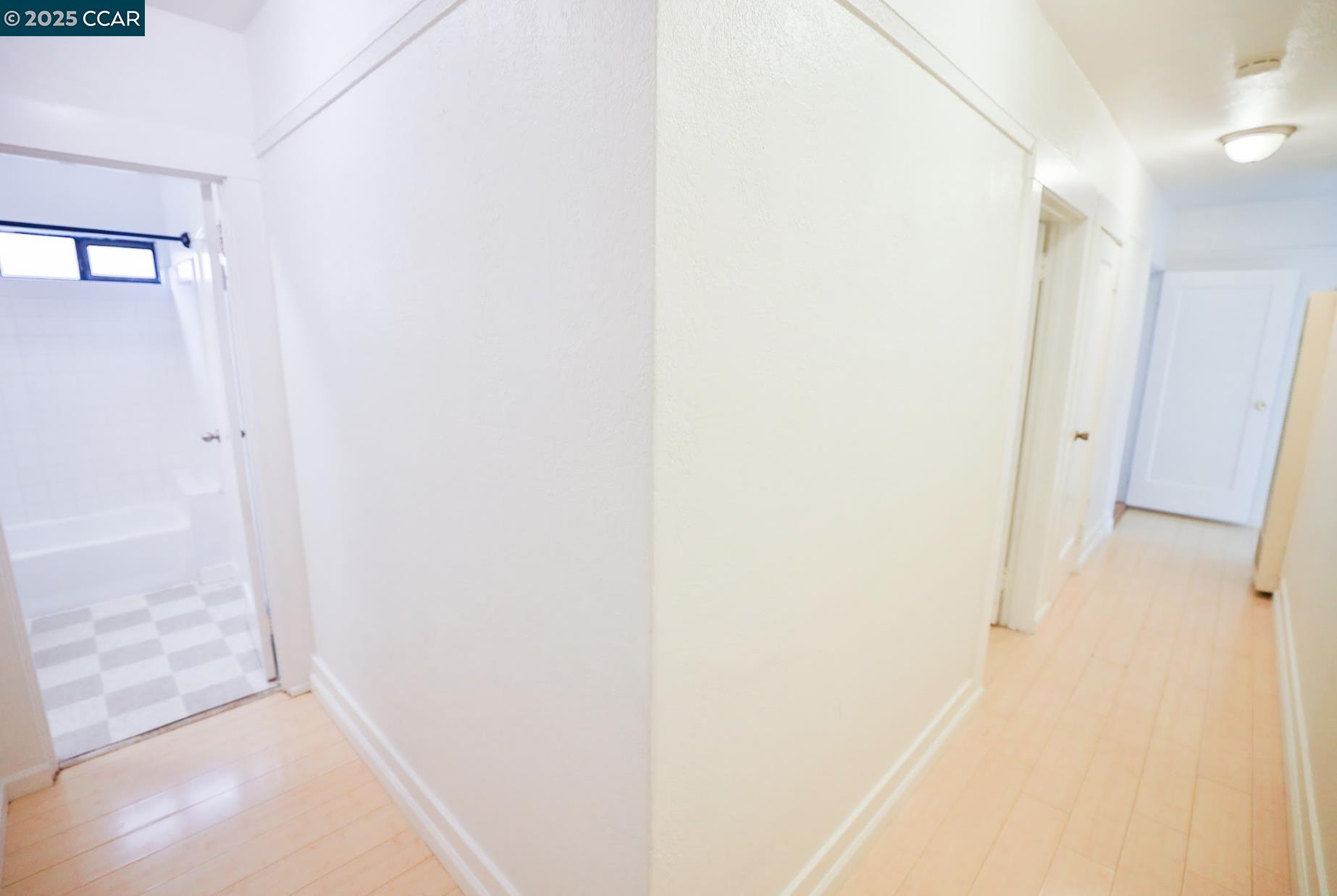 Detail Gallery Image 10 of 12 For 2143 11th Ave, Oakland,  CA 94606 - 2 Beds | 1 Baths