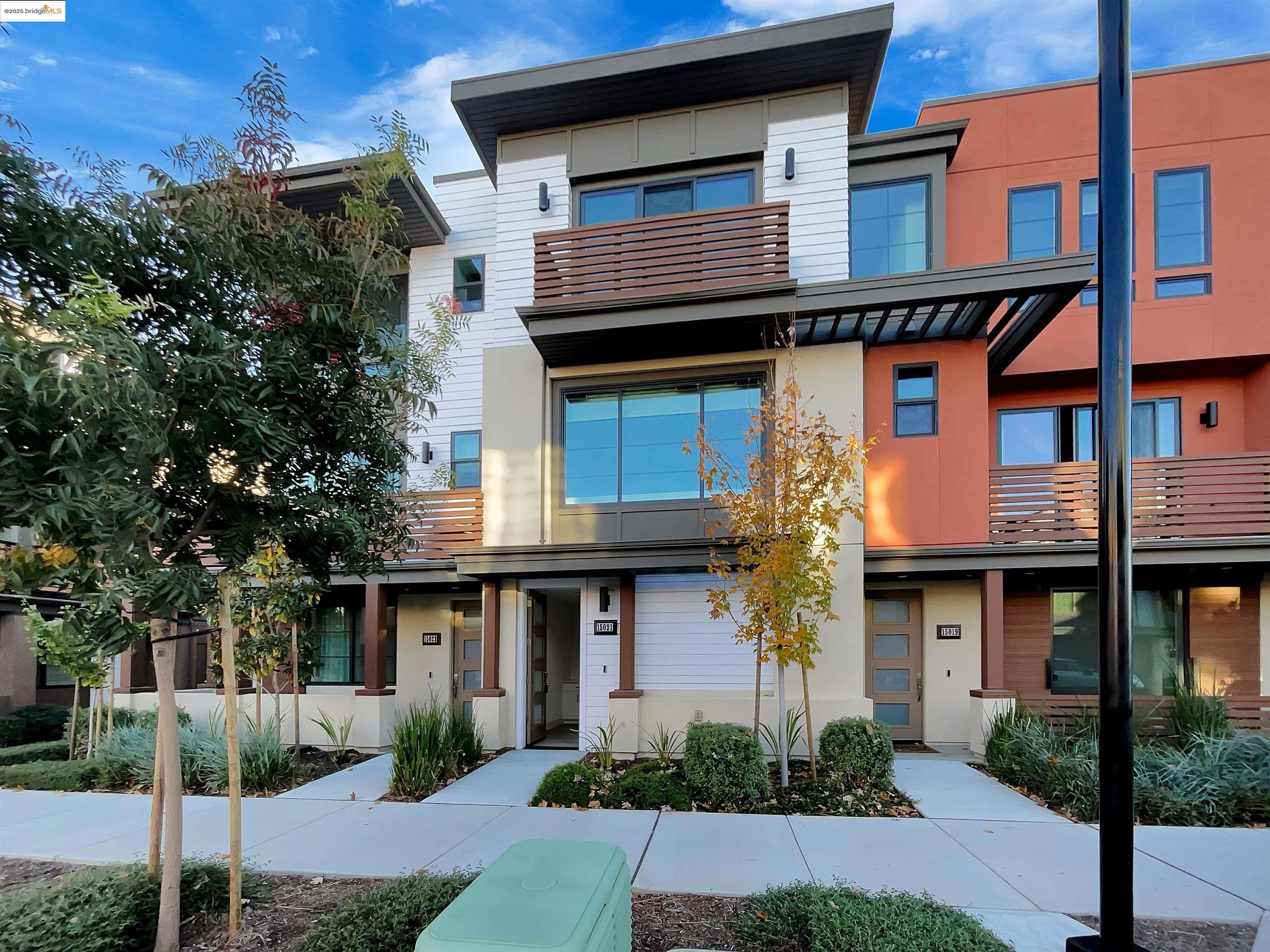 Detail Gallery Image 1 of 35 For 15021 Briggs Ct, Los Gatos,  CA 95032 - 2 Beds | 2/1 Baths