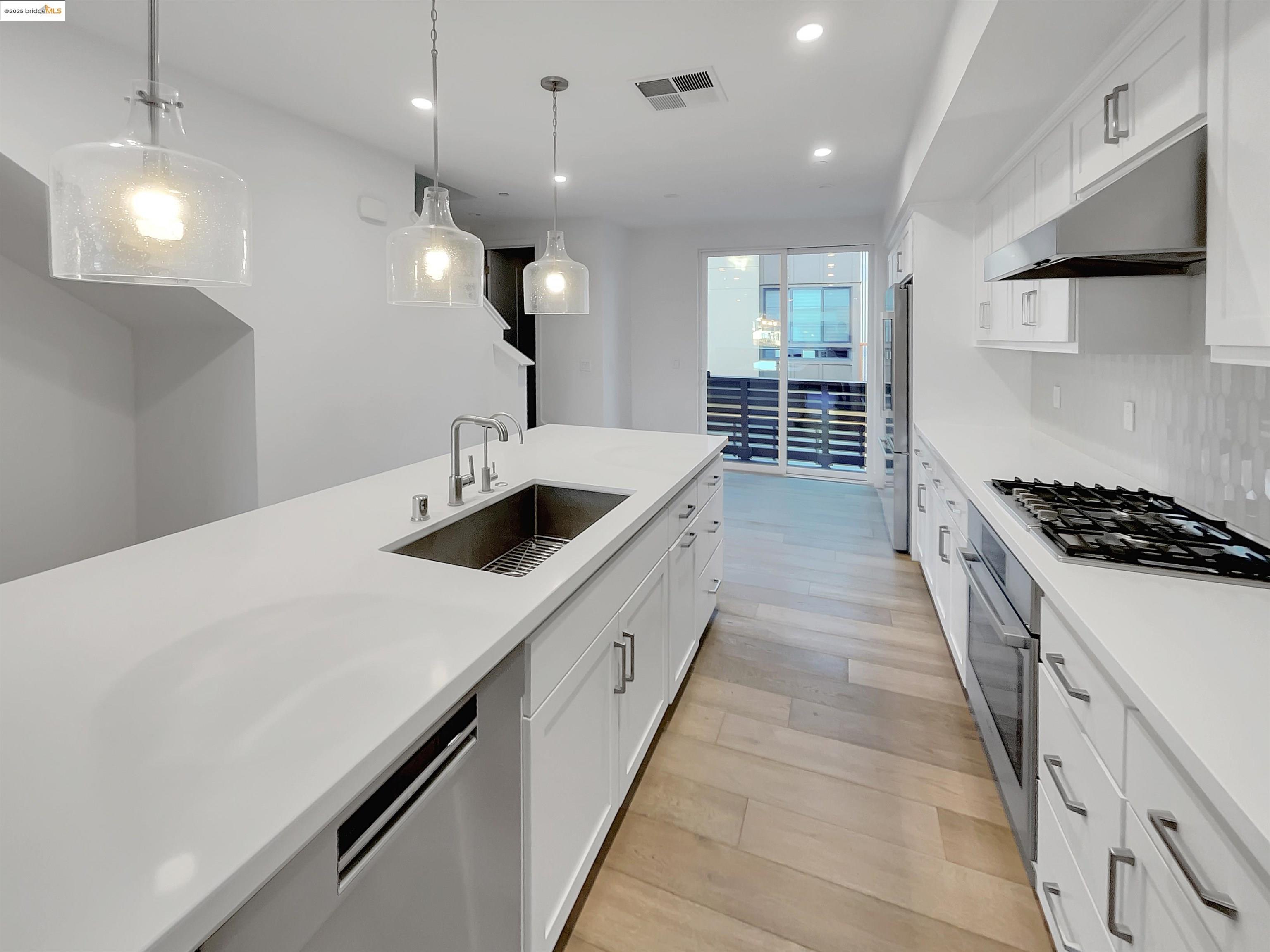 Detail Gallery Image 19 of 35 For 15021 Briggs Ct, Los Gatos,  CA 95032 - 2 Beds | 2/1 Baths