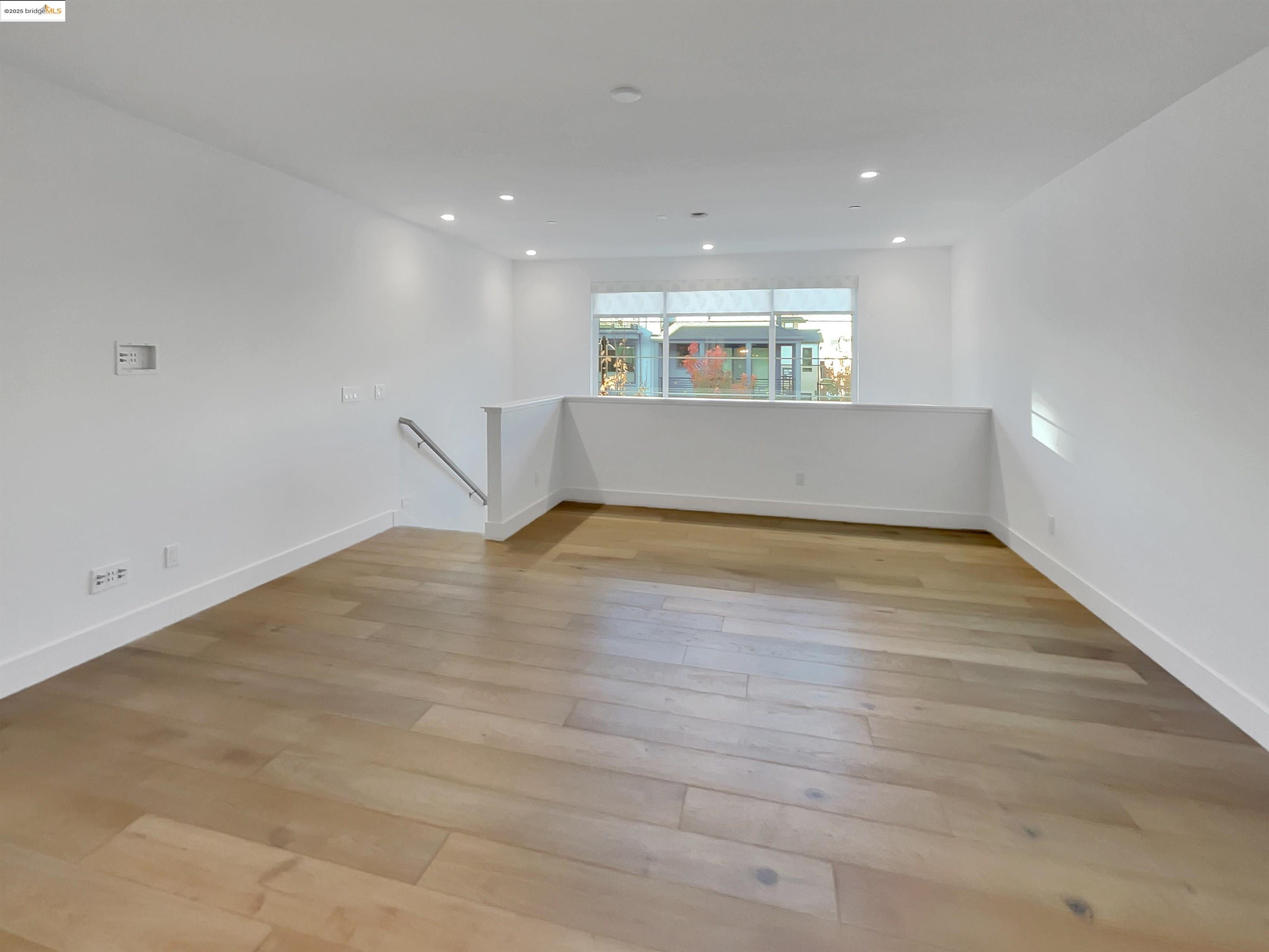 Detail Gallery Image 3 of 35 For 15021 Briggs Ct, Los Gatos,  CA 95032 - 2 Beds | 2/1 Baths