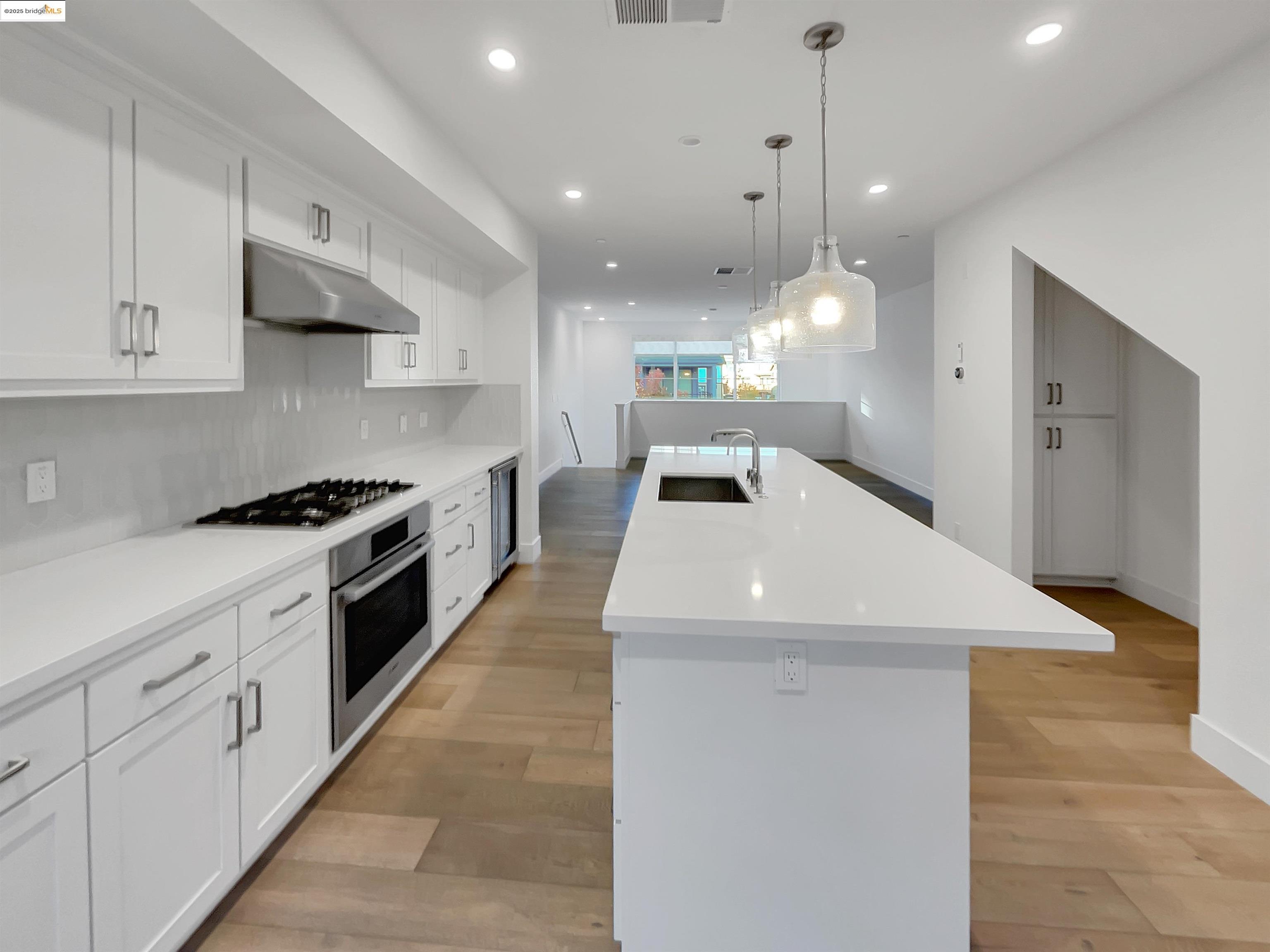 Detail Gallery Image 6 of 35 For 15021 Briggs Ct, Los Gatos,  CA 95032 - 2 Beds | 2/1 Baths