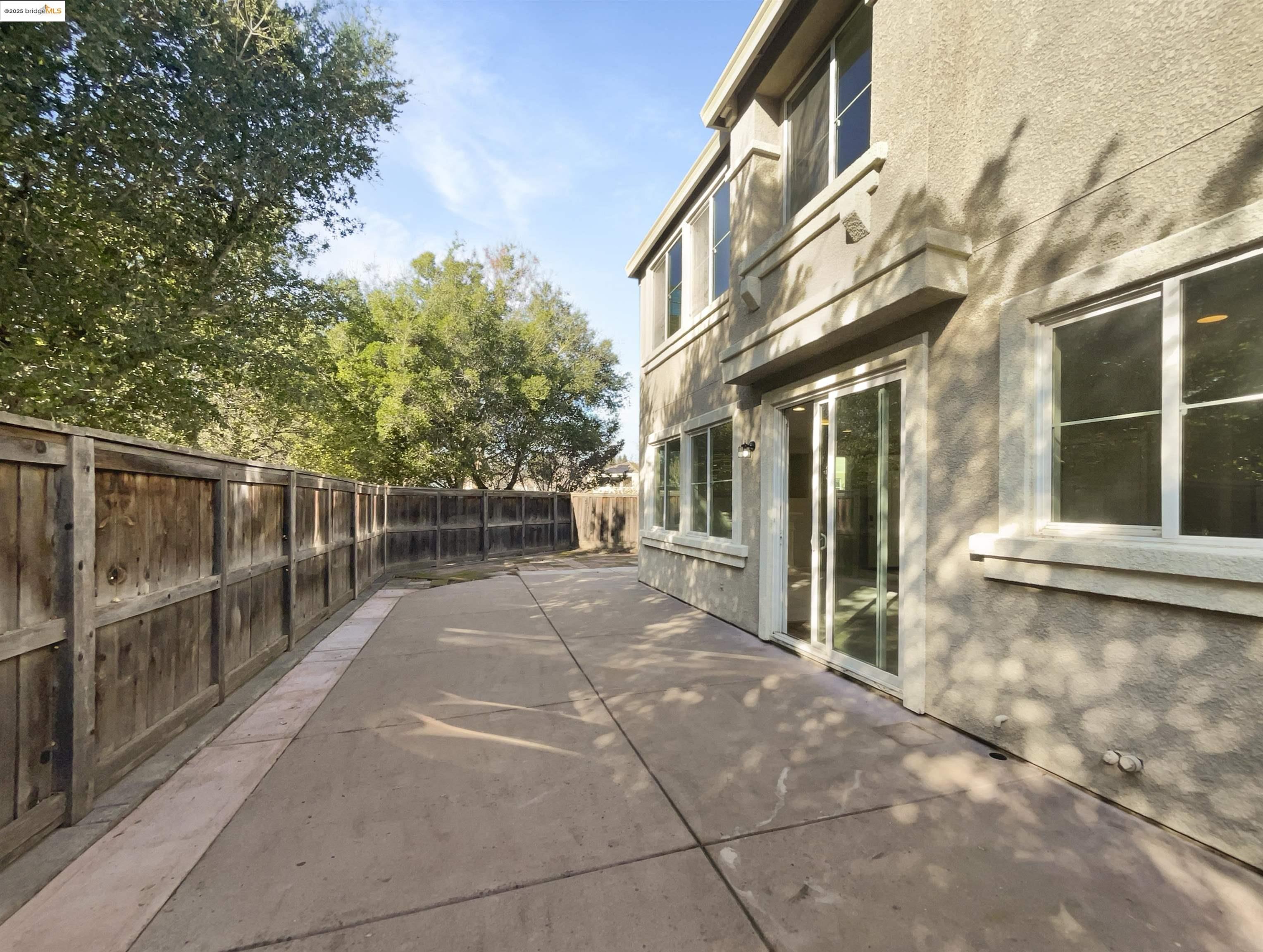 Detail Gallery Image 16 of 27 For 511 Malvasia Ct, Fairfield,  CA 94534 - 3 Beds | 2/1 Baths