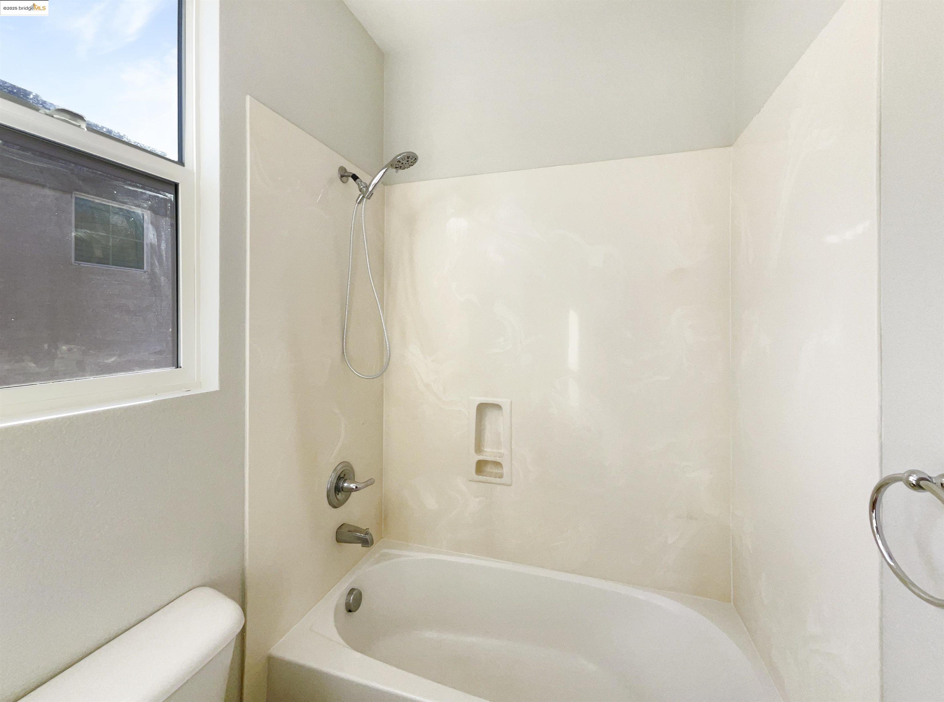 Detail Gallery Image 20 of 27 For 511 Malvasia Ct, Fairfield,  CA 94534 - 3 Beds | 2/1 Baths
