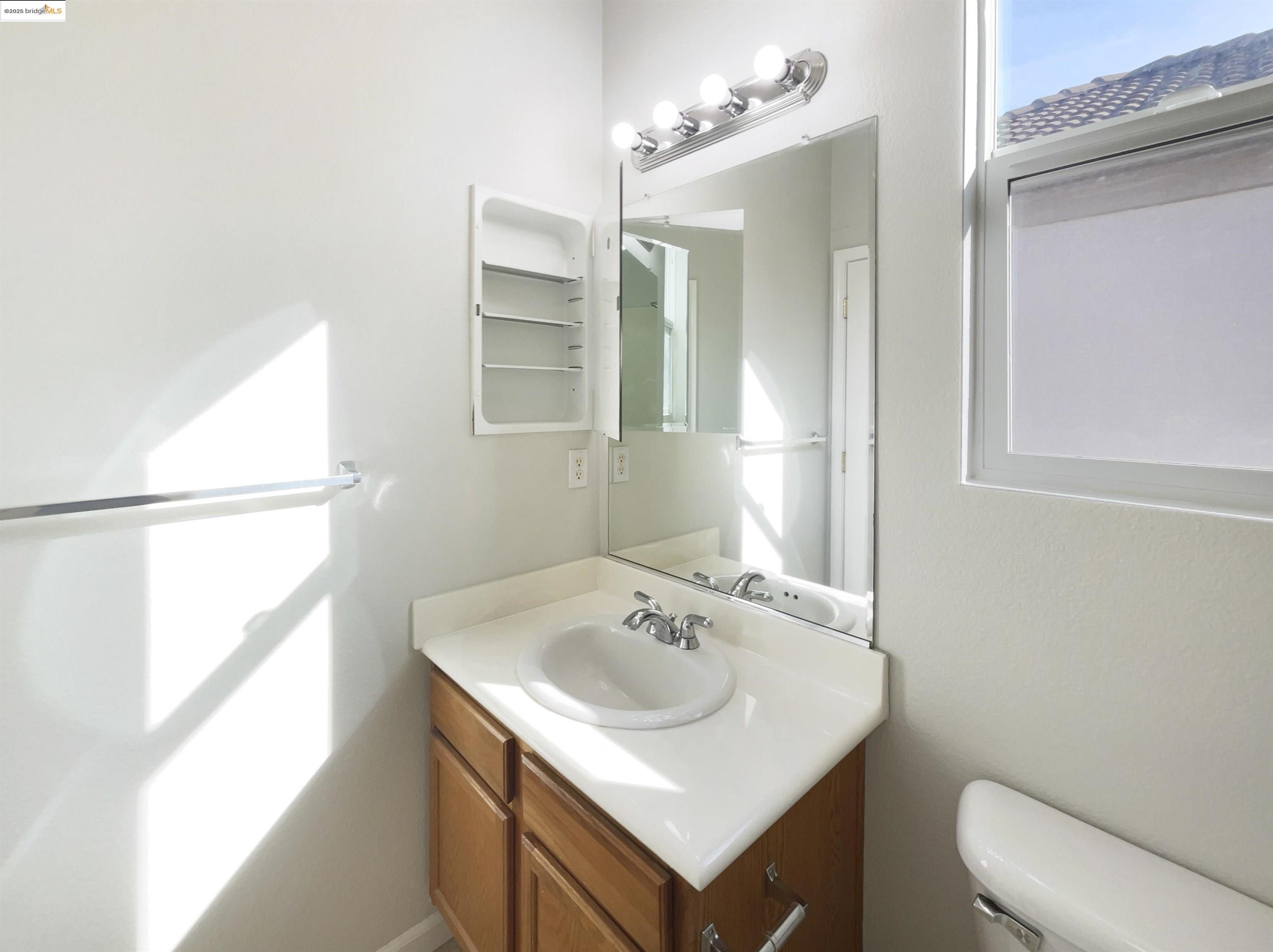 Detail Gallery Image 21 of 27 For 511 Malvasia Ct, Fairfield,  CA 94534 - 3 Beds | 2/1 Baths