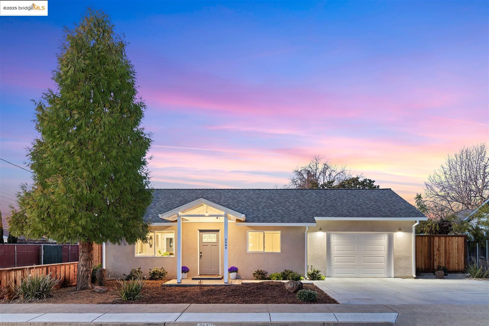 Detail Gallery Image 1 of 1 For 2585 W Avenue 133rd, San Leandro,  CA 94577 - 3 Beds | 2 Baths