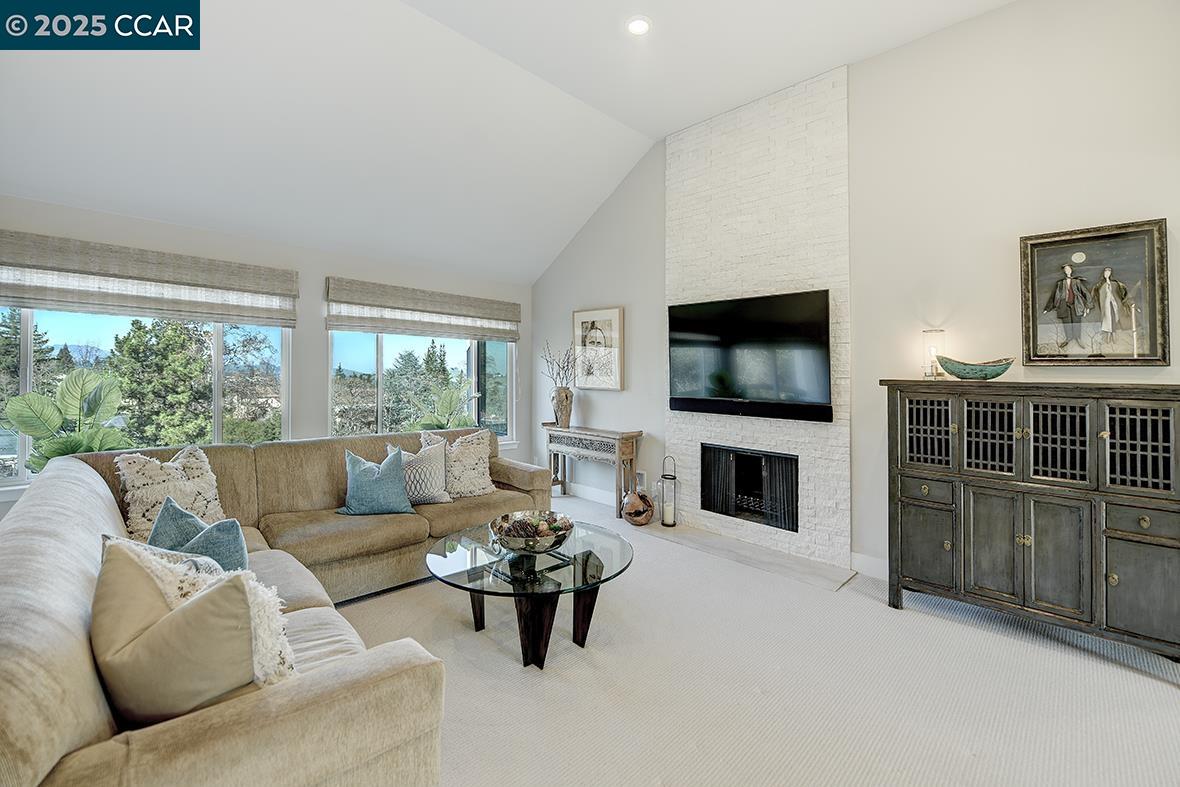 Photo #2: 41082376 Listing 