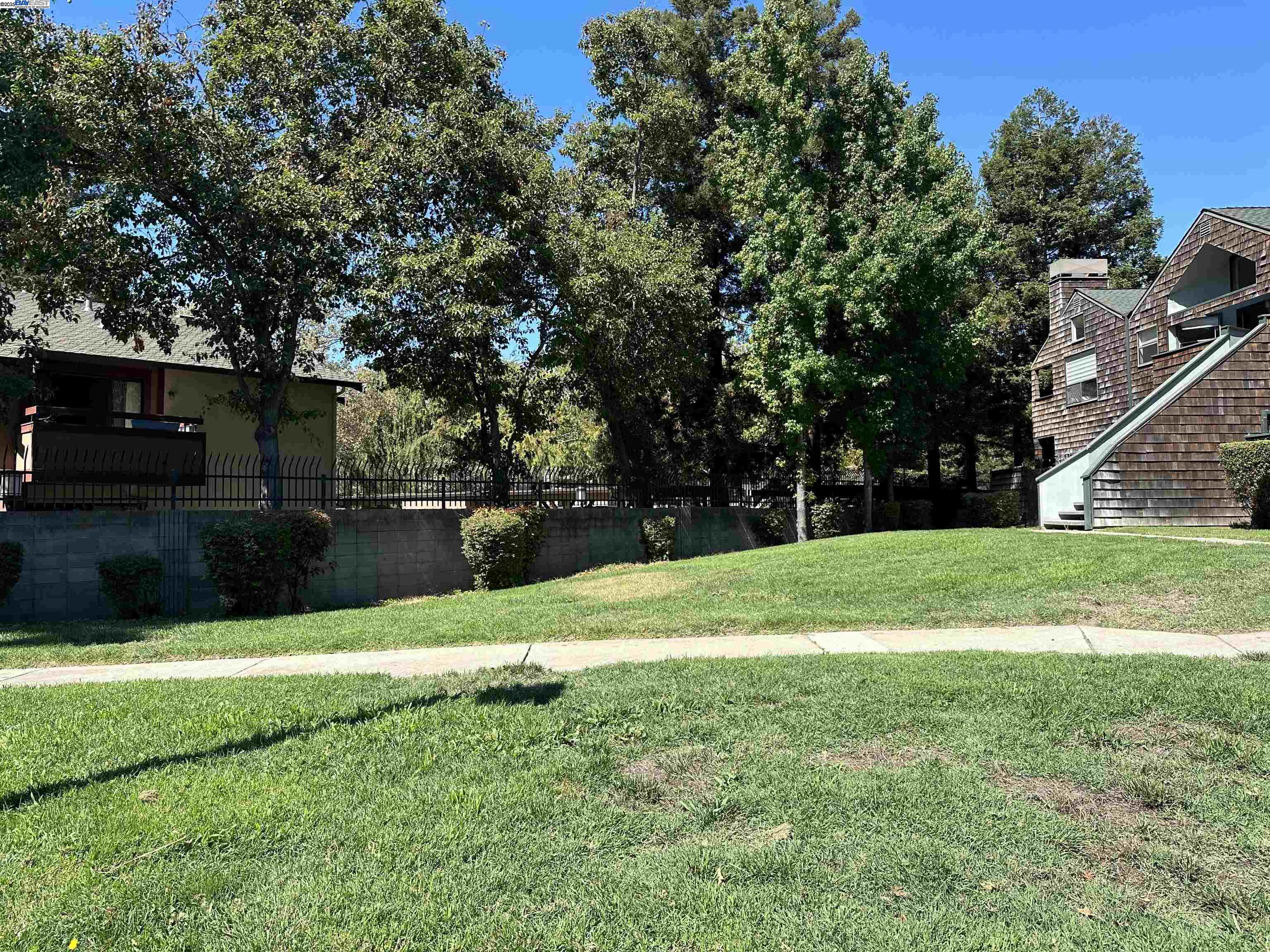 Photo #2: 41082384 Listing 