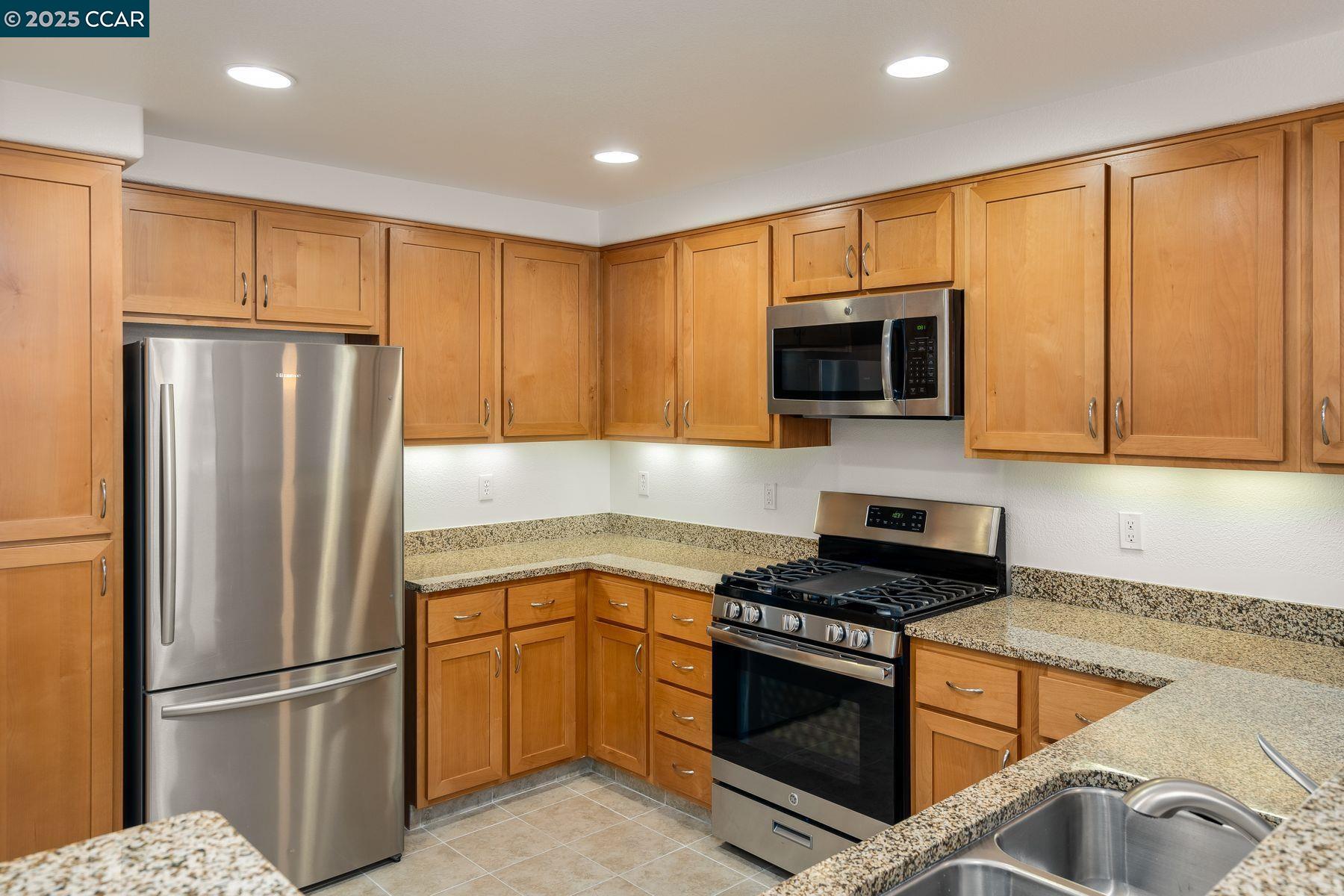 Detail Gallery Image 13 of 56 For 1363 El Camino Real, Millbrae,  CA 94030 - 1 Beds | 1/1 Baths