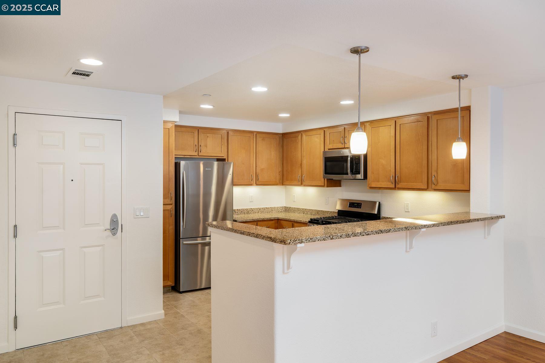 Detail Gallery Image 14 of 53 For 1363 El Camino Real, Millbrae,  CA 94030 - – Beds | – Baths