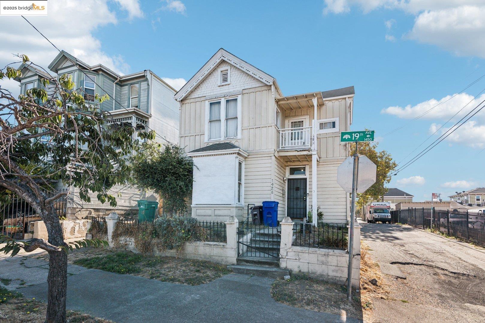 Detail Gallery Image 1 of 1 For 1428 19th Ave, Oakland,  CA 94606 - 3 Beds | 1/1 Baths