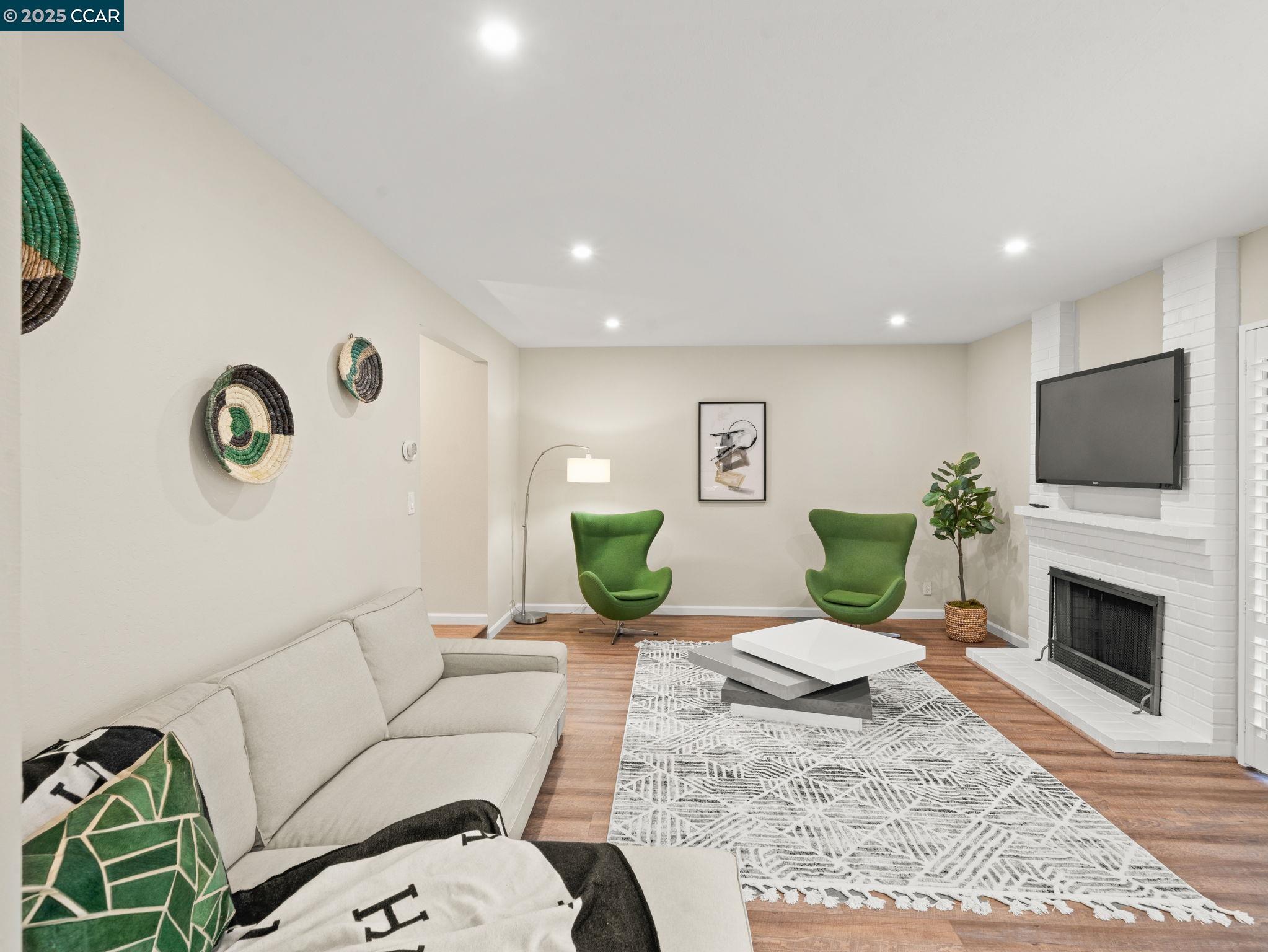 Photo #3: 41082429 Listing 