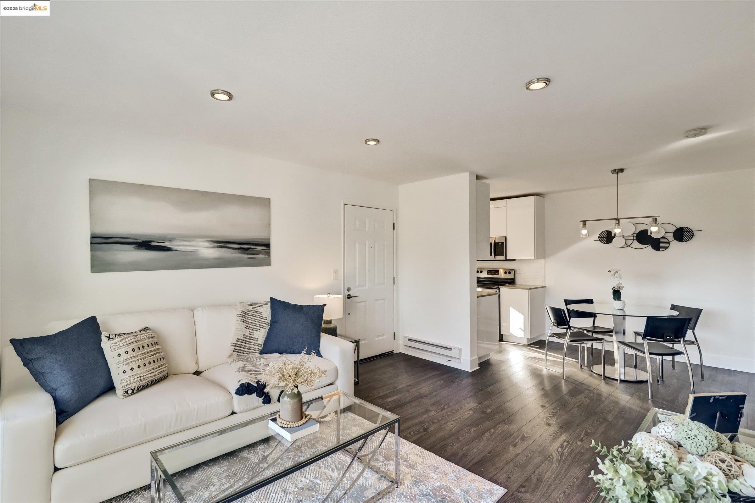 Photo #8: 41082431 Listing: Photo #8