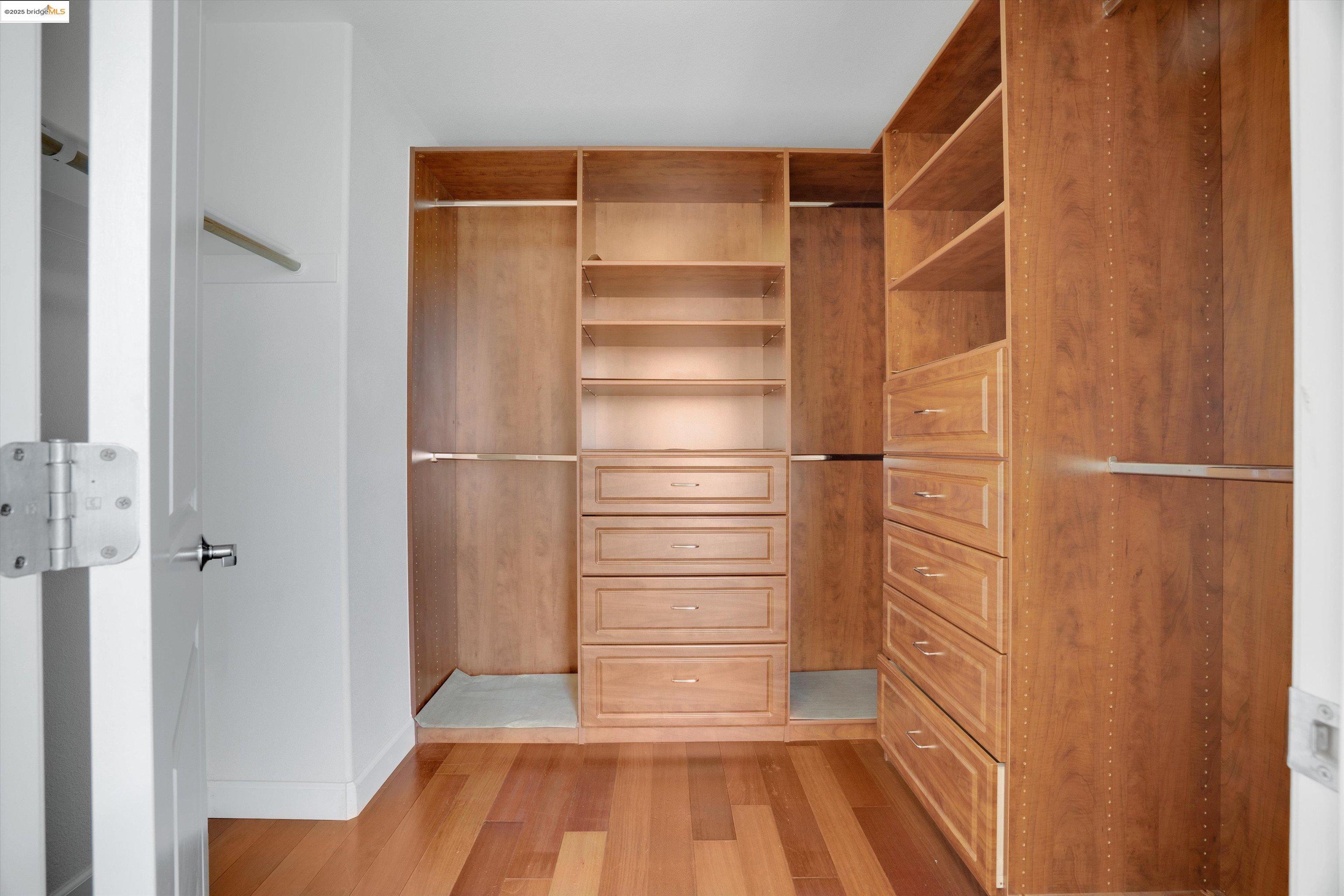 423 7Th St # 302, Oakland, California 94607, 2 Bedrooms Bedrooms, 5 Rooms Rooms,2 BathroomsBathrooms,Residential,For Sale,423 7Th St # 302,41082453