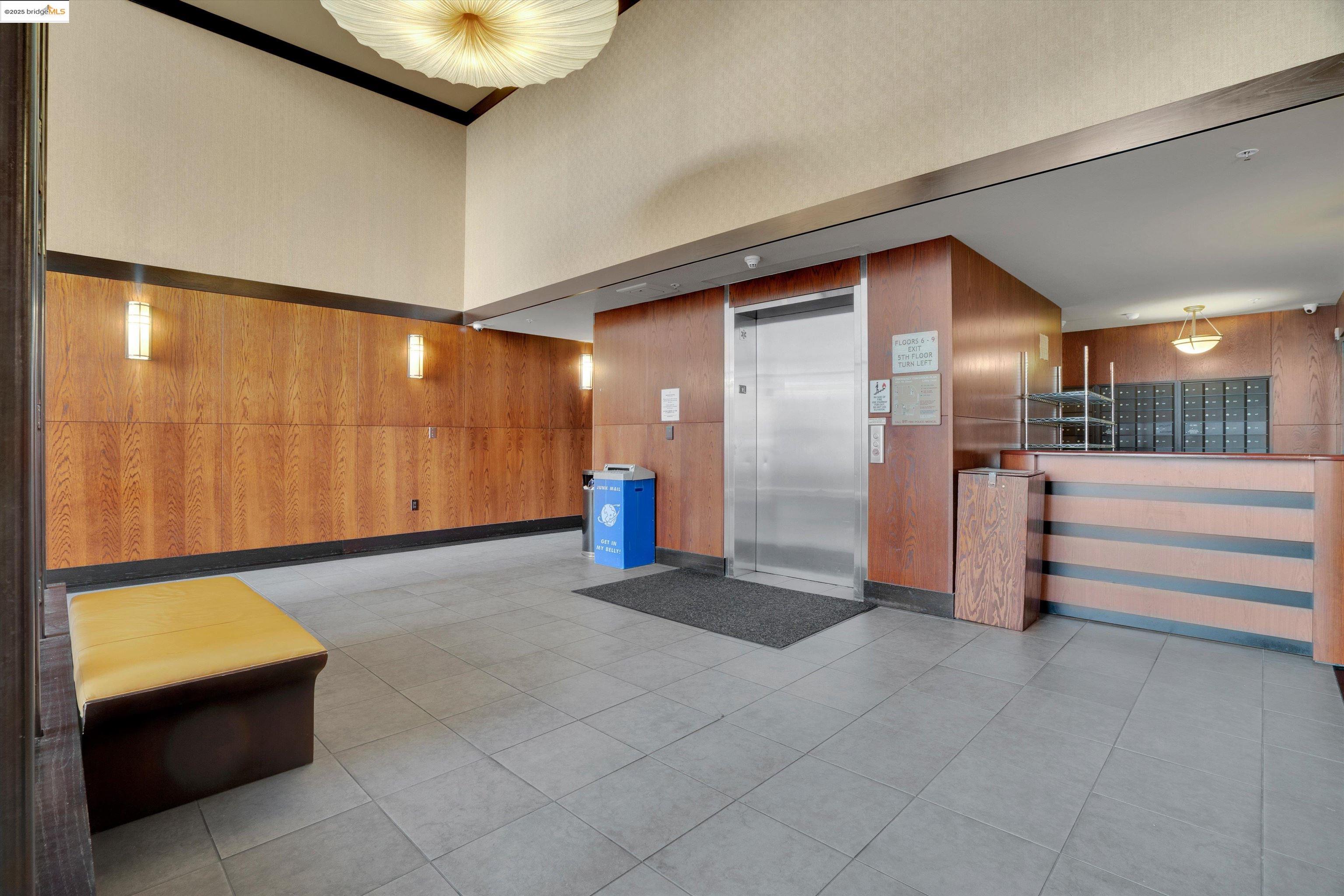 423 7Th St # 302, Oakland, California 94607, 2 Bedrooms Bedrooms, 5 Rooms Rooms,2 BathroomsBathrooms,Residential,For Sale,423 7Th St # 302,41082453