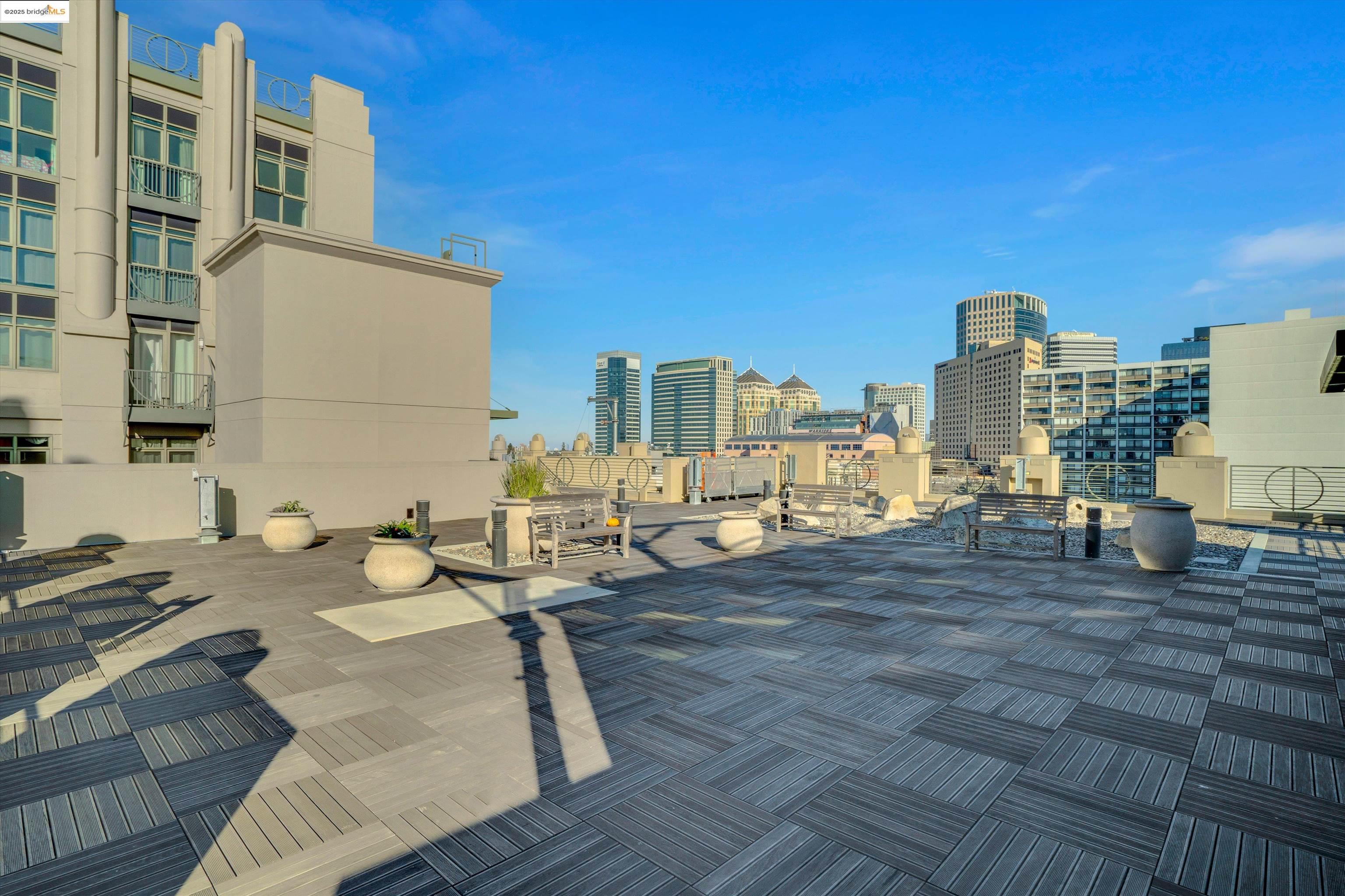 423 7Th St # 302, Oakland, California 94607, 2 Bedrooms Bedrooms, 5 Rooms Rooms,2 BathroomsBathrooms,Residential,For Sale,423 7Th St # 302,41082453