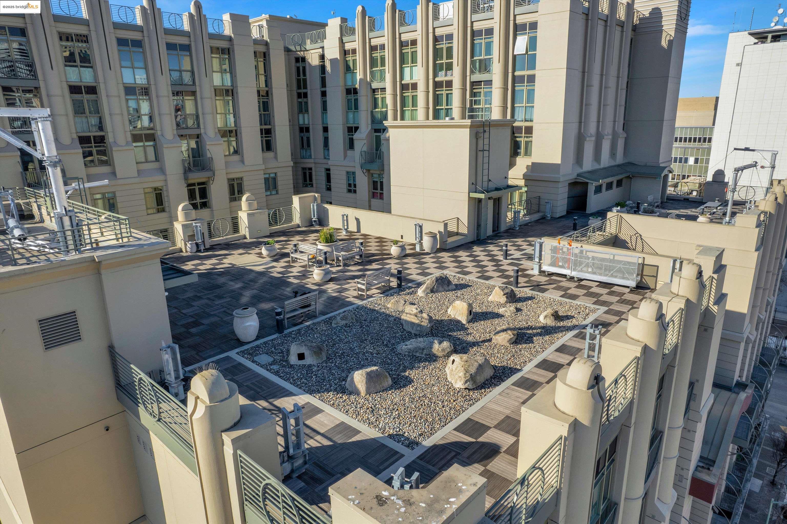 423 7Th St # 302, Oakland, California 94607, 2 Bedrooms Bedrooms, 5 Rooms Rooms,2 BathroomsBathrooms,Residential,For Sale,423 7Th St # 302,41082453