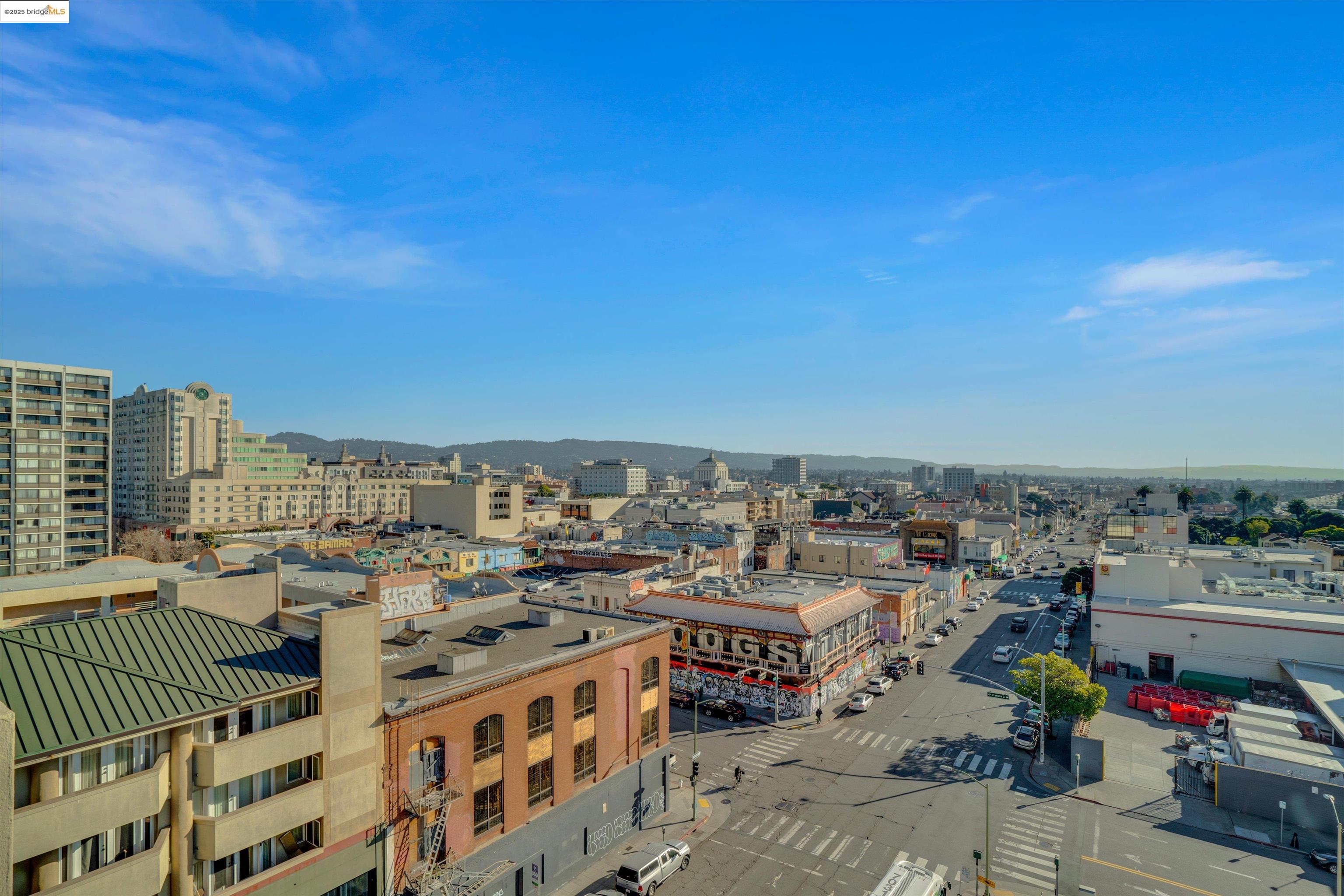 423 7Th St # 302, Oakland, California 94607, 2 Bedrooms Bedrooms, 5 Rooms Rooms,2 BathroomsBathrooms,Residential,For Sale,423 7Th St # 302,41082453