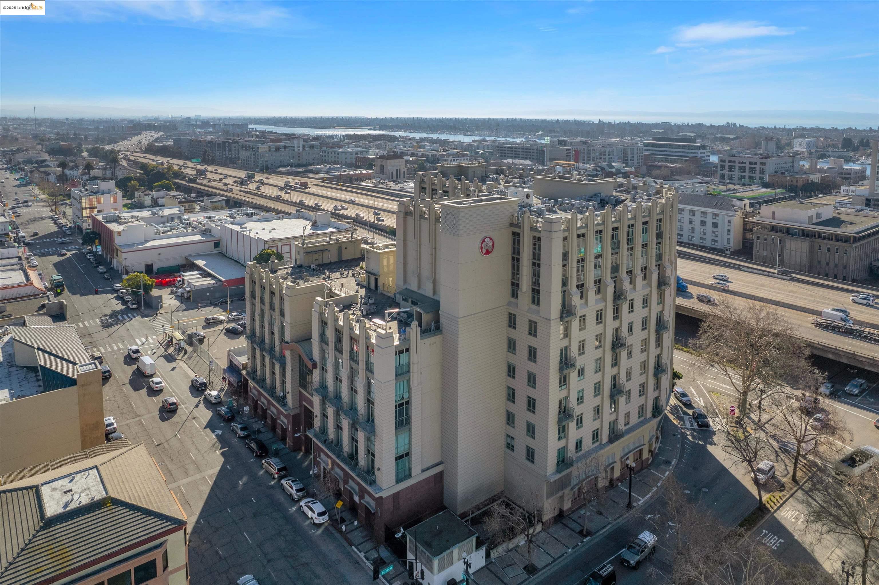 423 7Th St # 302, Oakland, California 94607, 2 Bedrooms Bedrooms, 5 Rooms Rooms,2 BathroomsBathrooms,Residential,For Sale,423 7Th St # 302,41082453