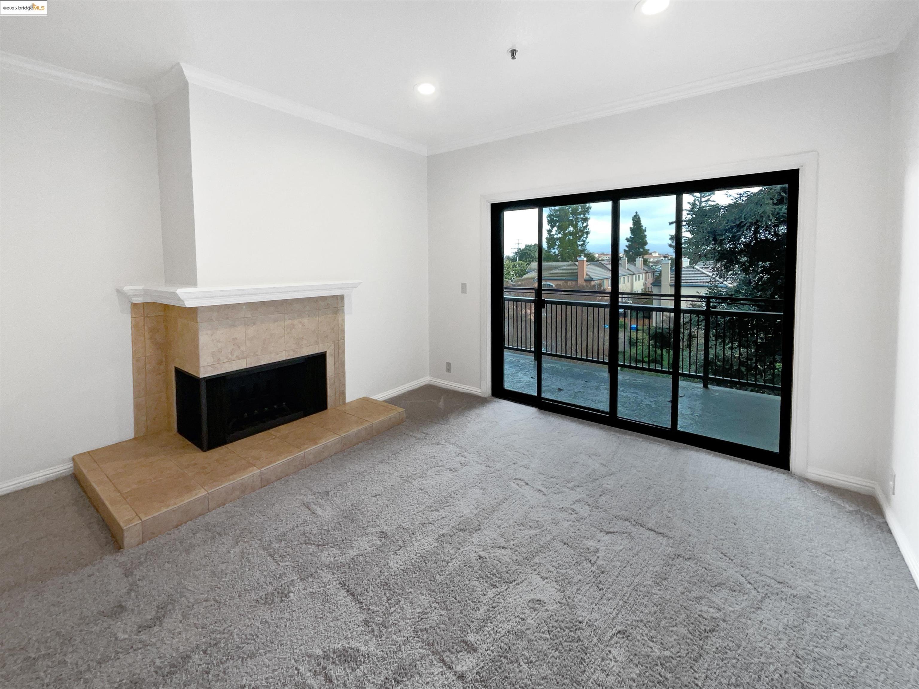 Detail Gallery Image 3 of 18 For 2200 Agnew Rd #212,  Santa Clara,  CA 95054 - 2 Beds | 2 Baths