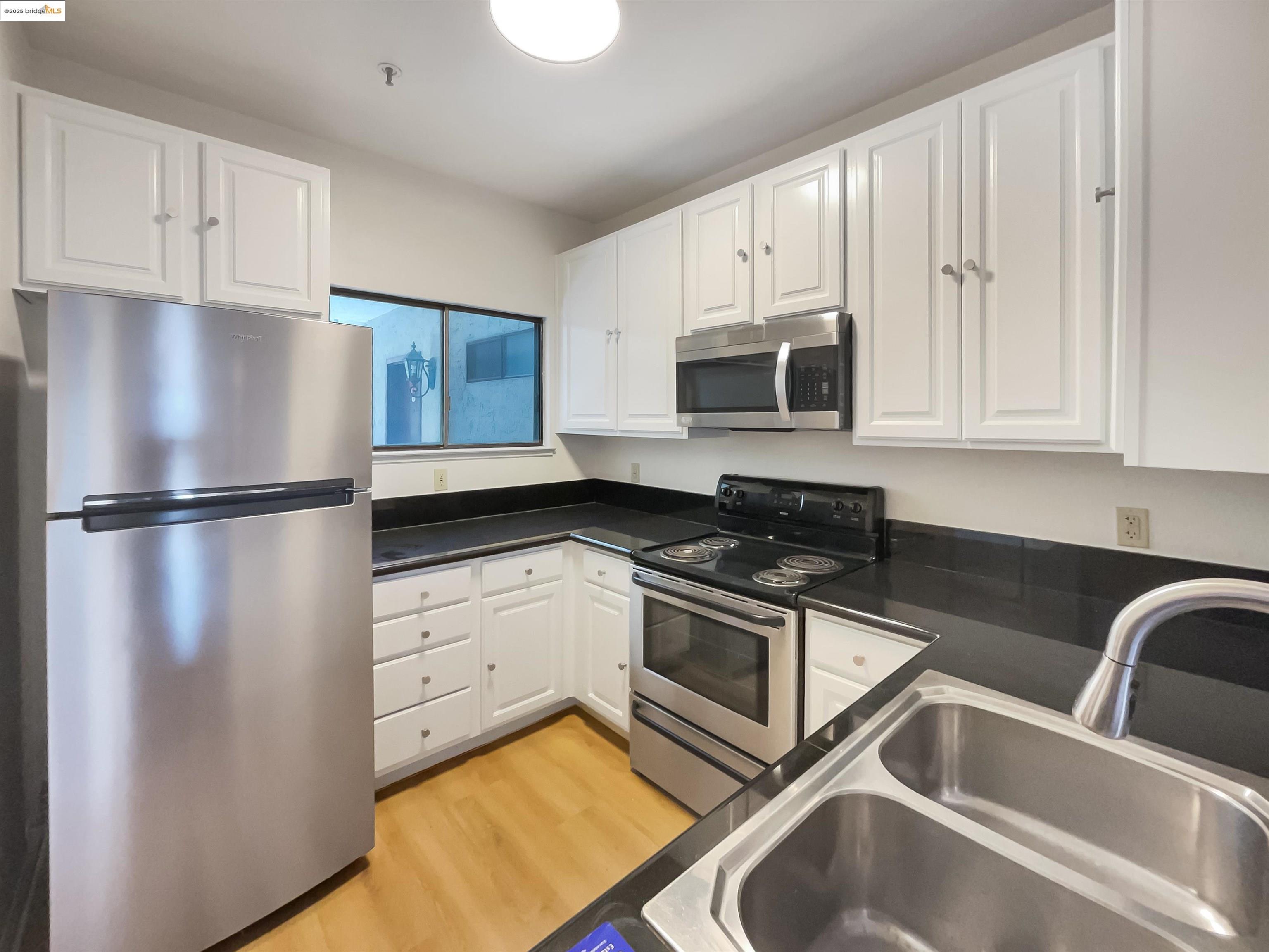 Detail Gallery Image 6 of 20 For 2200 Agnew Rd #212,  Santa Clara,  CA 95054 - 2 Beds | 2 Baths