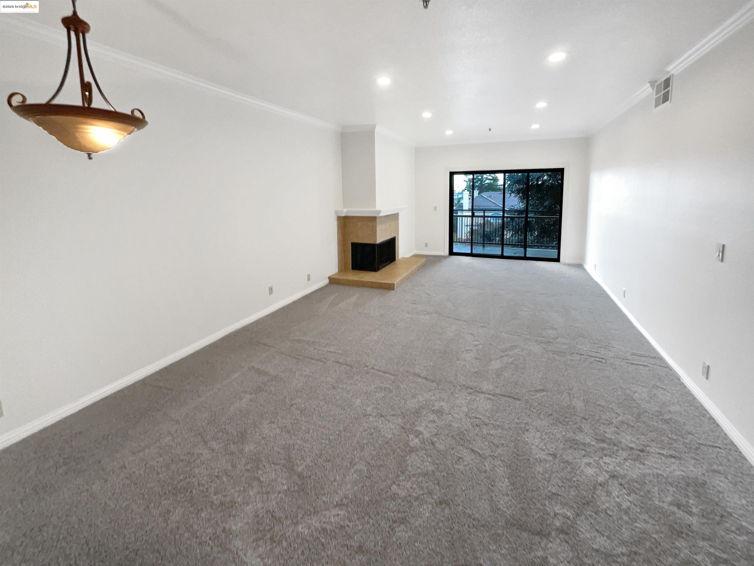 Detail Gallery Image 8 of 18 For 2200 Agnew Rd #212,  Santa Clara,  CA 95054 - 2 Beds | 2 Baths