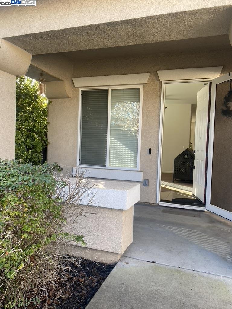 Detail Gallery Image 1 of 1 For 10937 Sea Cliff. Ct, Stockton,  CA 95209 - 4 Beds | 2 Baths