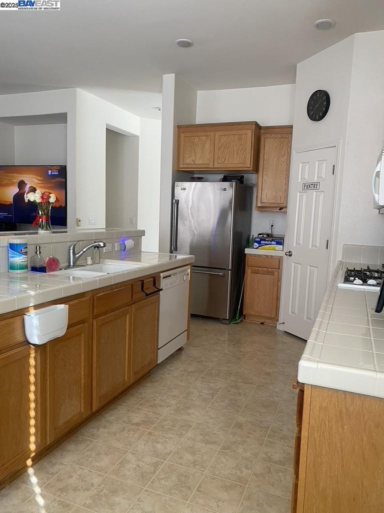 Detail Gallery Image 28 of 54 For 10937 Sea Cliff. Ct, Stockton,  CA 95209 - 4 Beds | 2 Baths