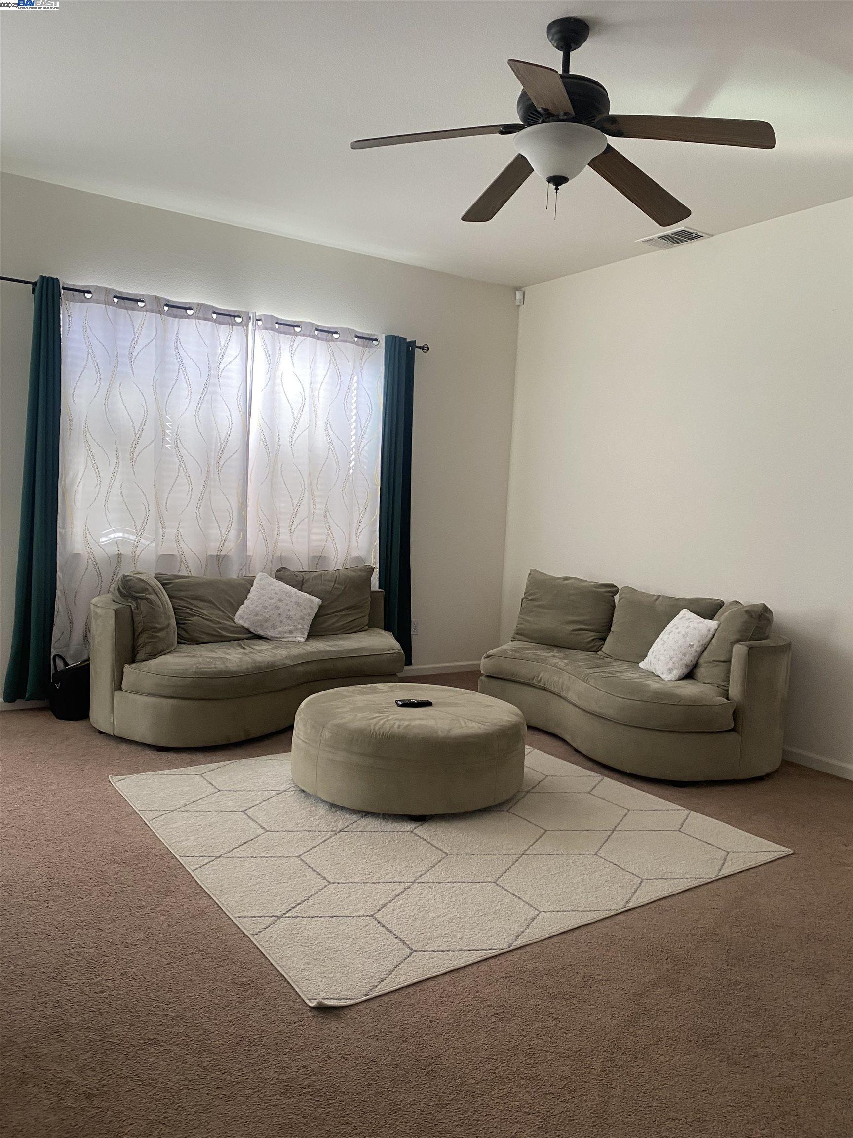 Detail Gallery Image 4 of 54 For 10937 Sea Cliff. Ct, Stockton,  CA 95209 - 4 Beds | 2 Baths