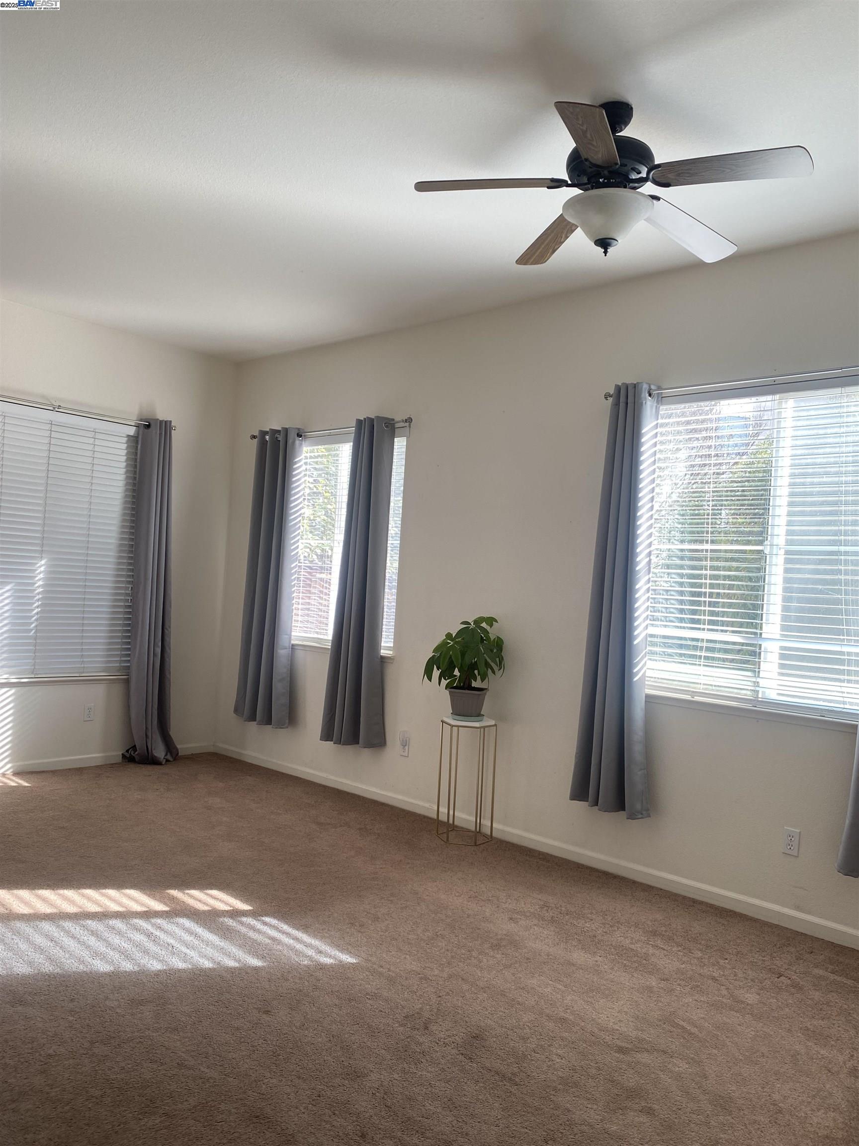 Detail Gallery Image 7 of 54 For 10937 Sea Cliff. Ct, Stockton,  CA 95209 - 4 Beds | 2 Baths