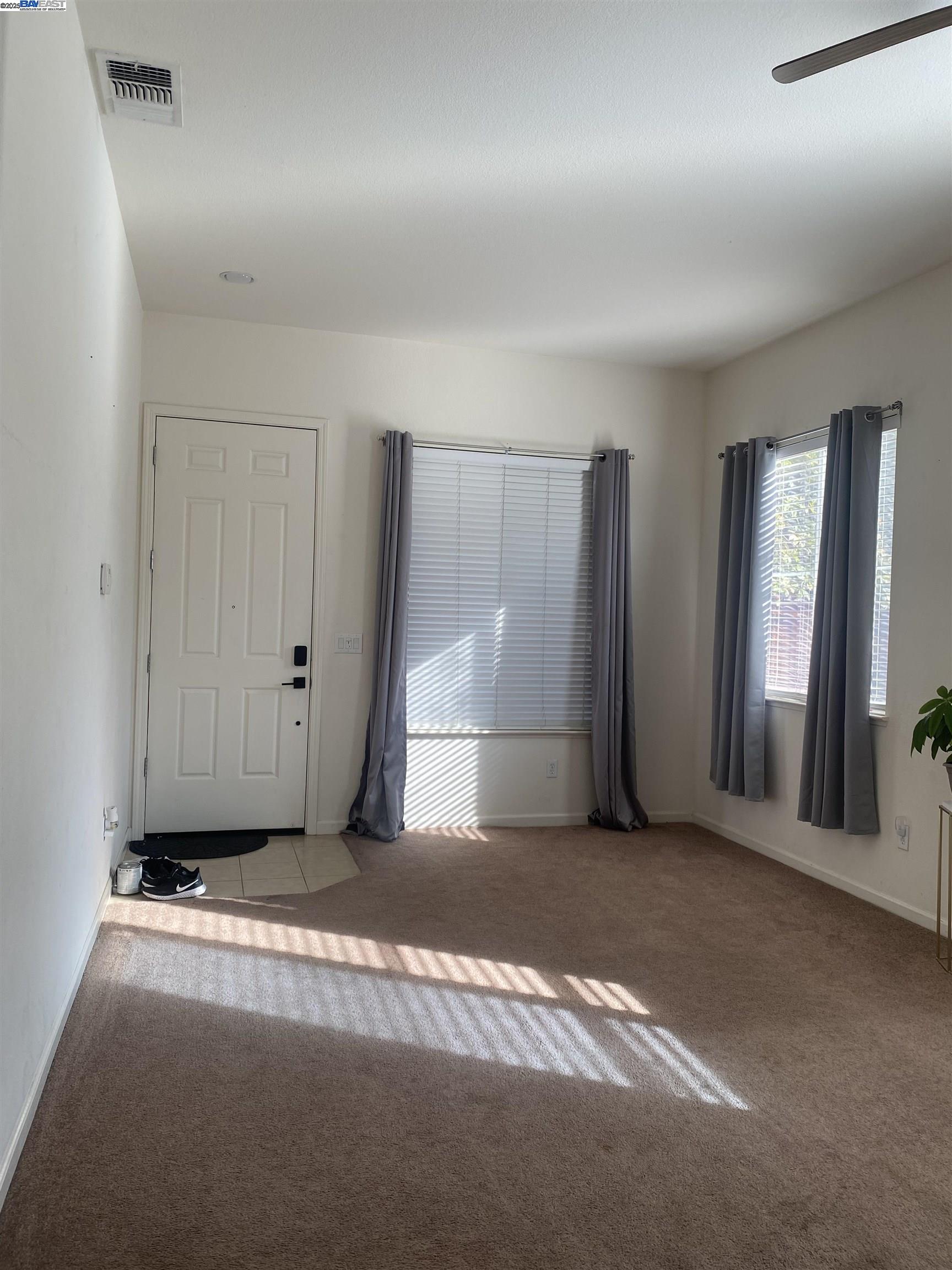 Detail Gallery Image 10 of 54 For 10937 Sea Cliff. Ct, Stockton,  CA 95209 - 4 Beds | 2 Baths
