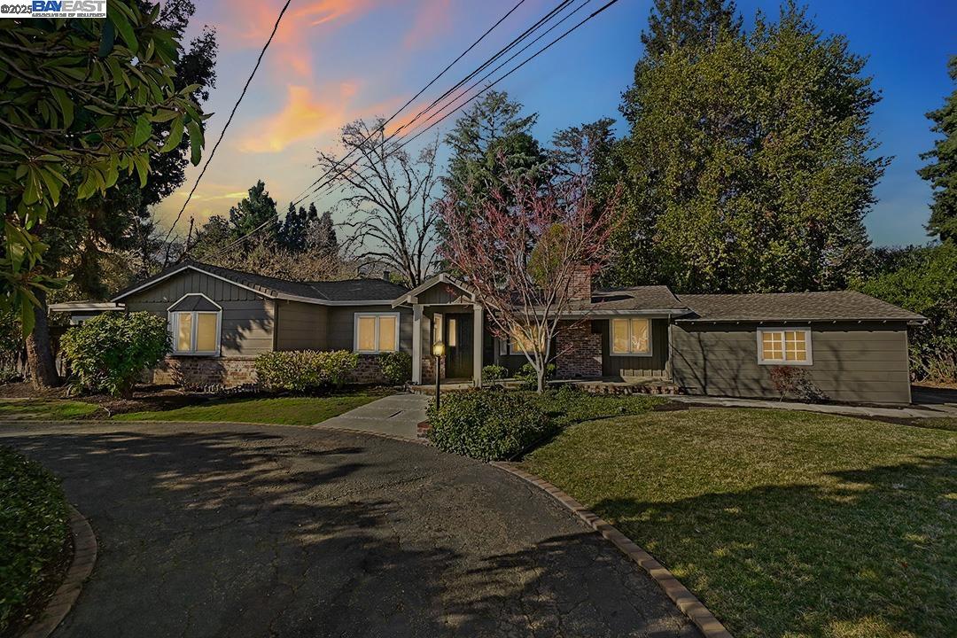 Detail Gallery Image 1 of 1 For 200 Del Amigo Rd, Danville,  CA 94526 - 3 Beds | 2 Baths