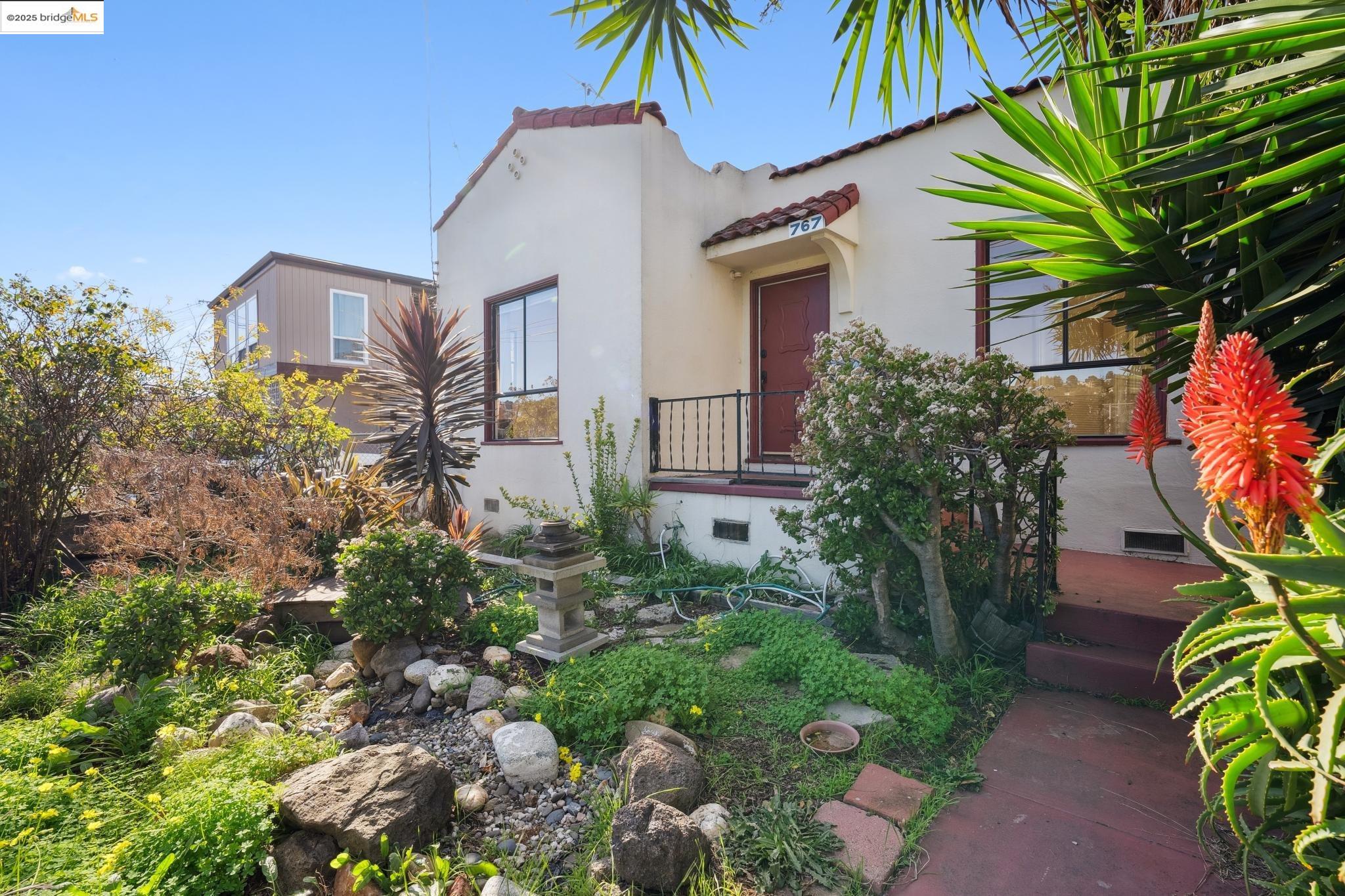 Detail Gallery Image 1 of 1 For 767 Humboldt St, Richmond,  CA 94805 - 5 Beds | 3 Baths