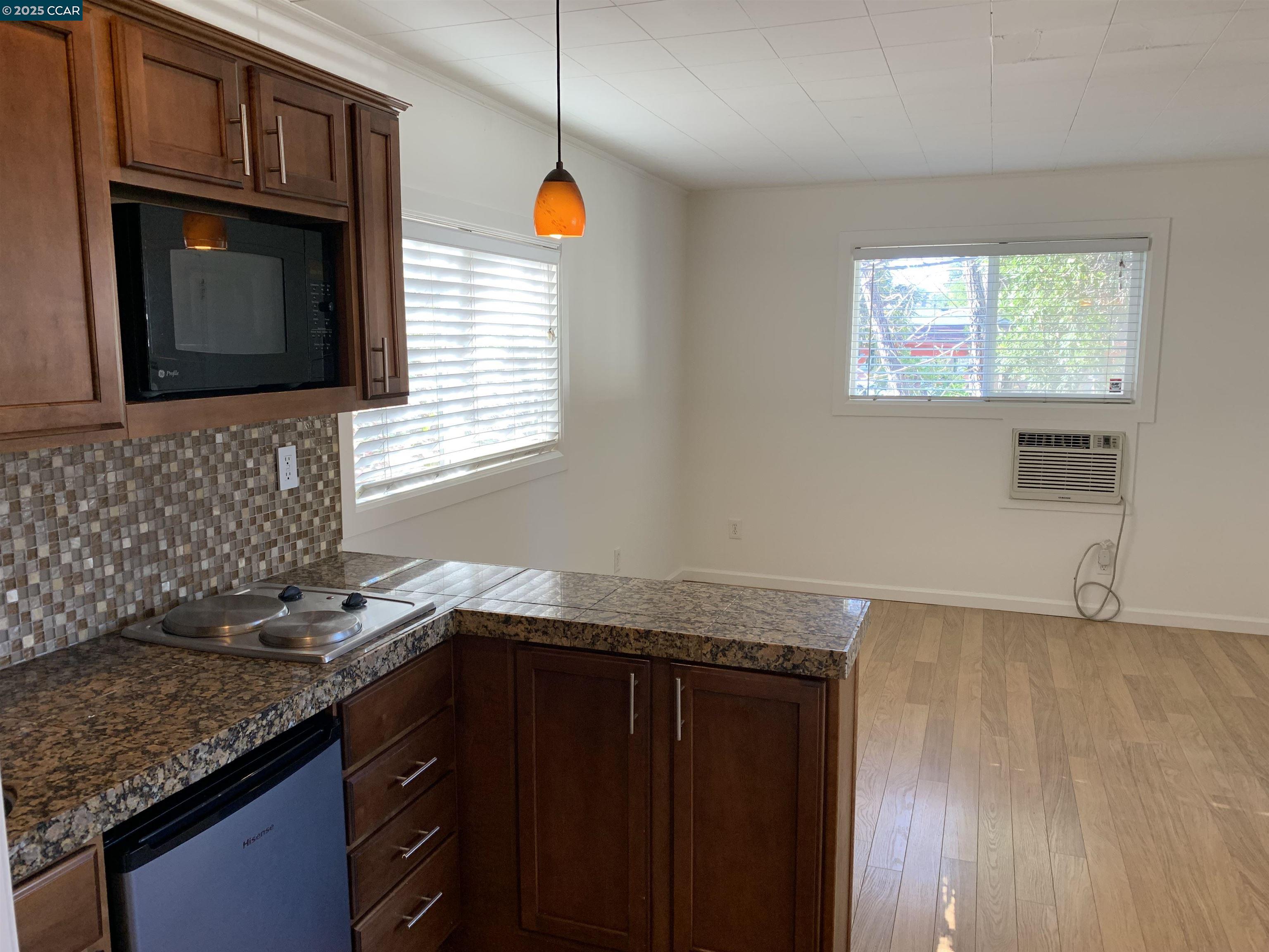 Detail Gallery Image 3 of 9 For 1730 6th St, Concord,  CA 94519 - 0 Beds | 1 Baths