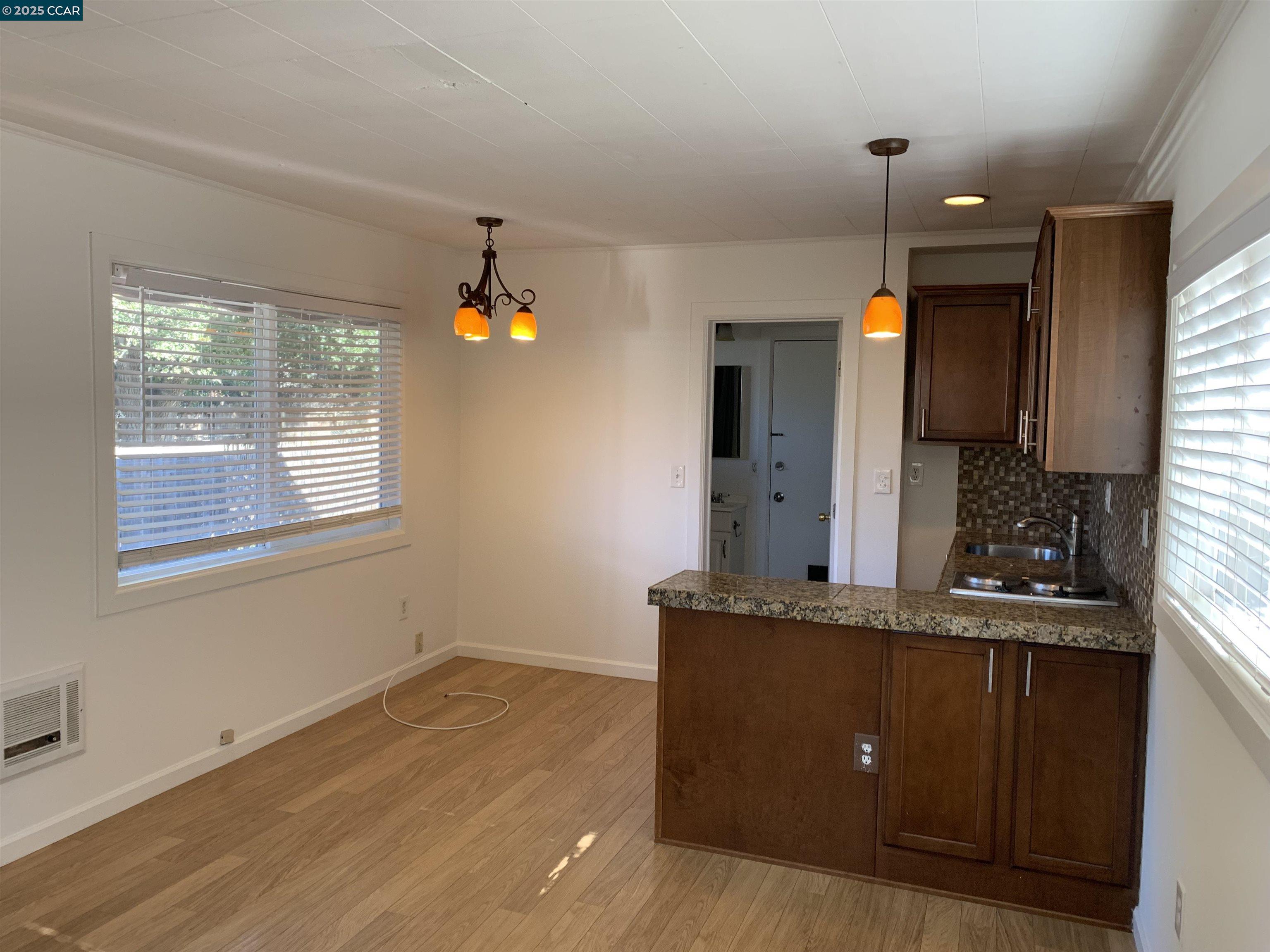 Detail Gallery Image 4 of 9 For 1730 6th St, Concord,  CA 94519 - 0 Beds | 1 Baths