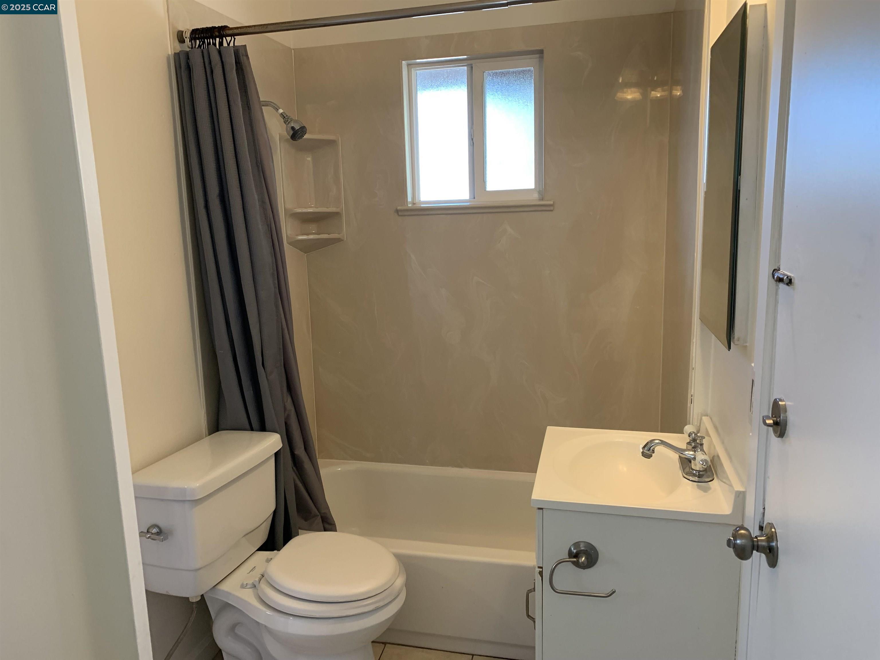 Detail Gallery Image 7 of 9 For 1730 6th St, Concord,  CA 94519 - 0 Beds | 1 Baths