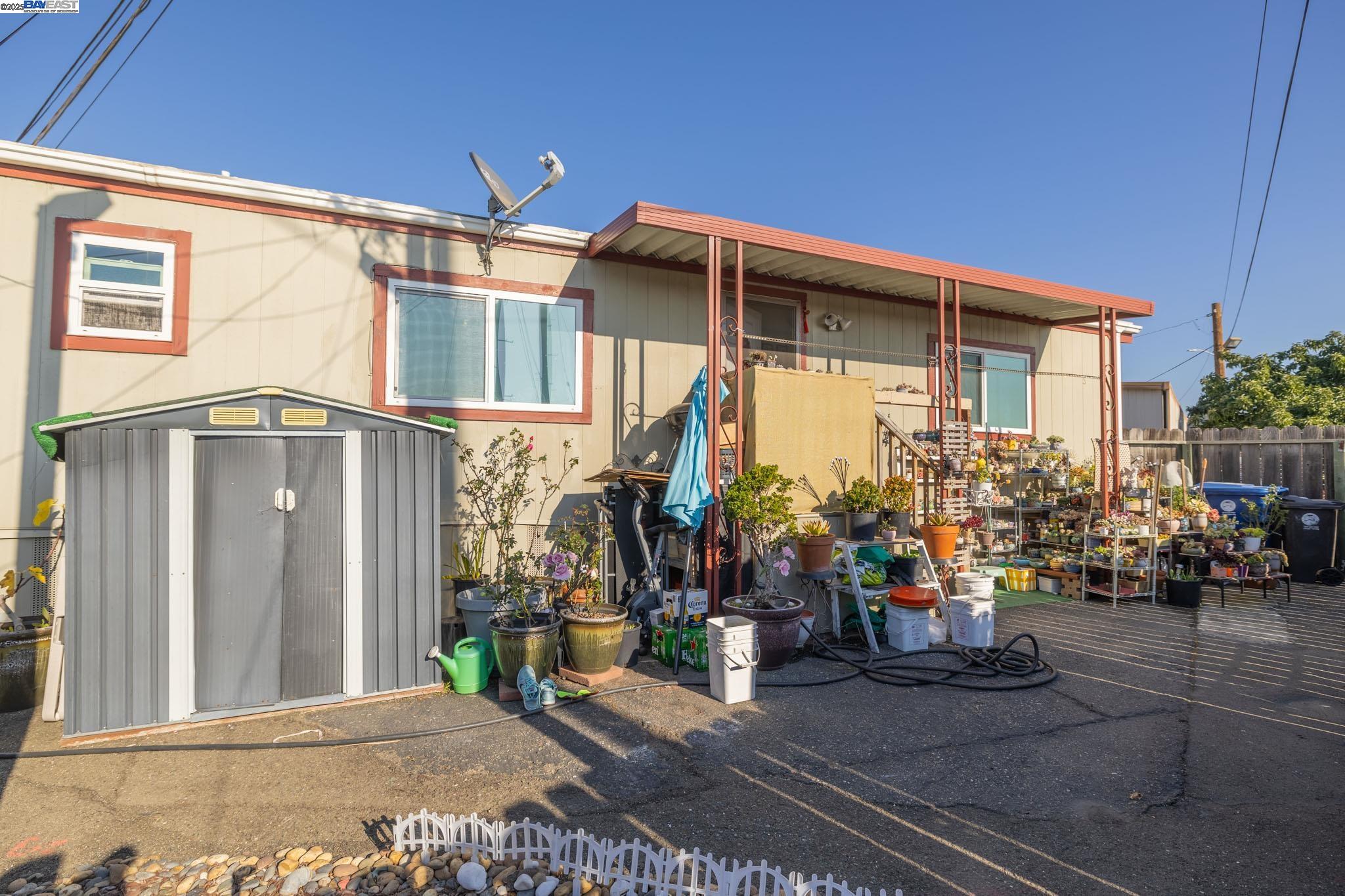 Detail Gallery Image 1 of 30 For 3998 Castro Valley Blvd #36,  Castro Valley,  CA 94546 - 2 Beds | 2 Baths